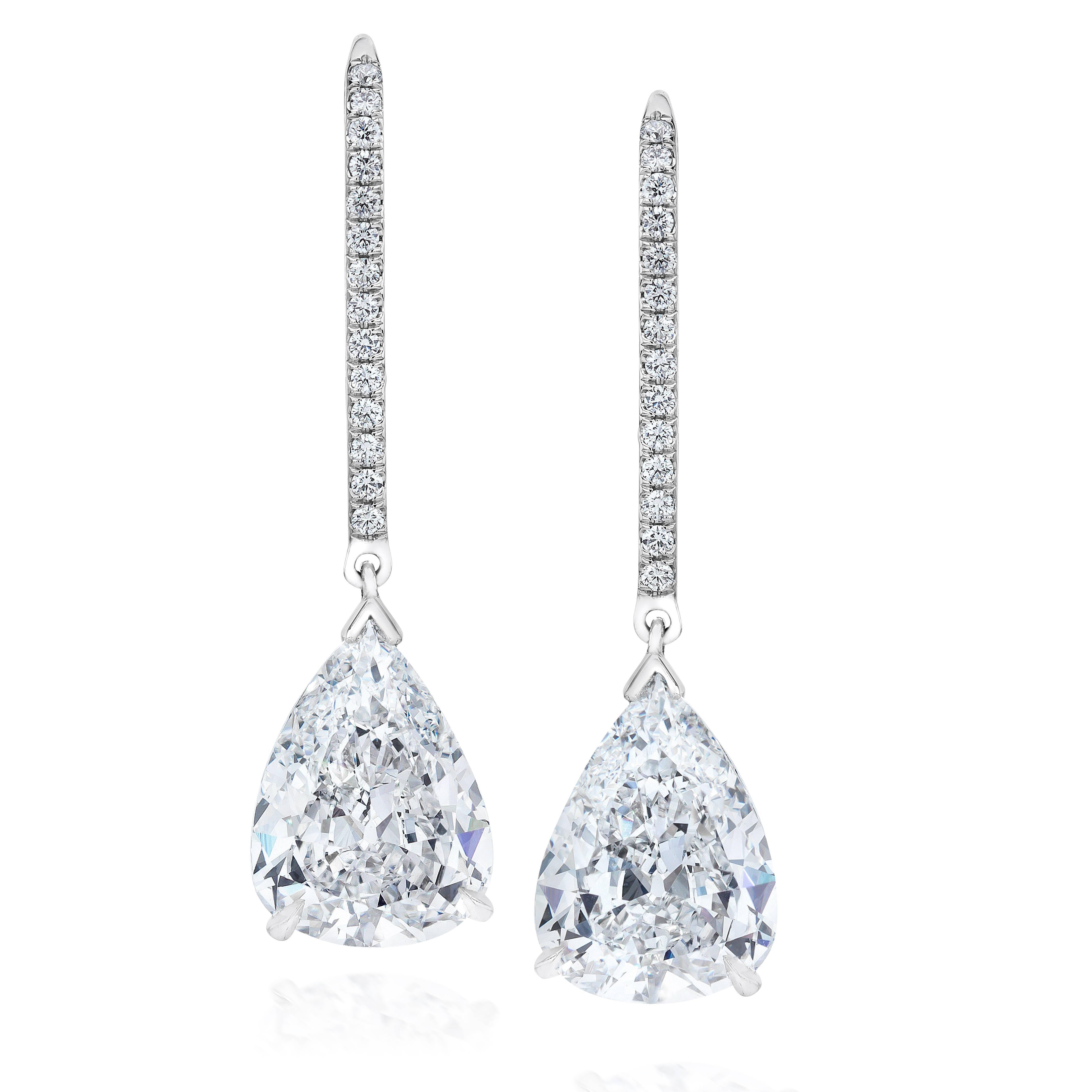 Important GIA Certified 5.92 Carat Pear Shape Diamond Platinum Hanging Earrings