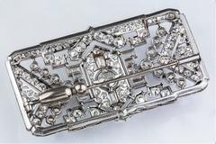 Spilla a pannello con diamanti tondi e taglio baguette da 14,80 carati totali in platino