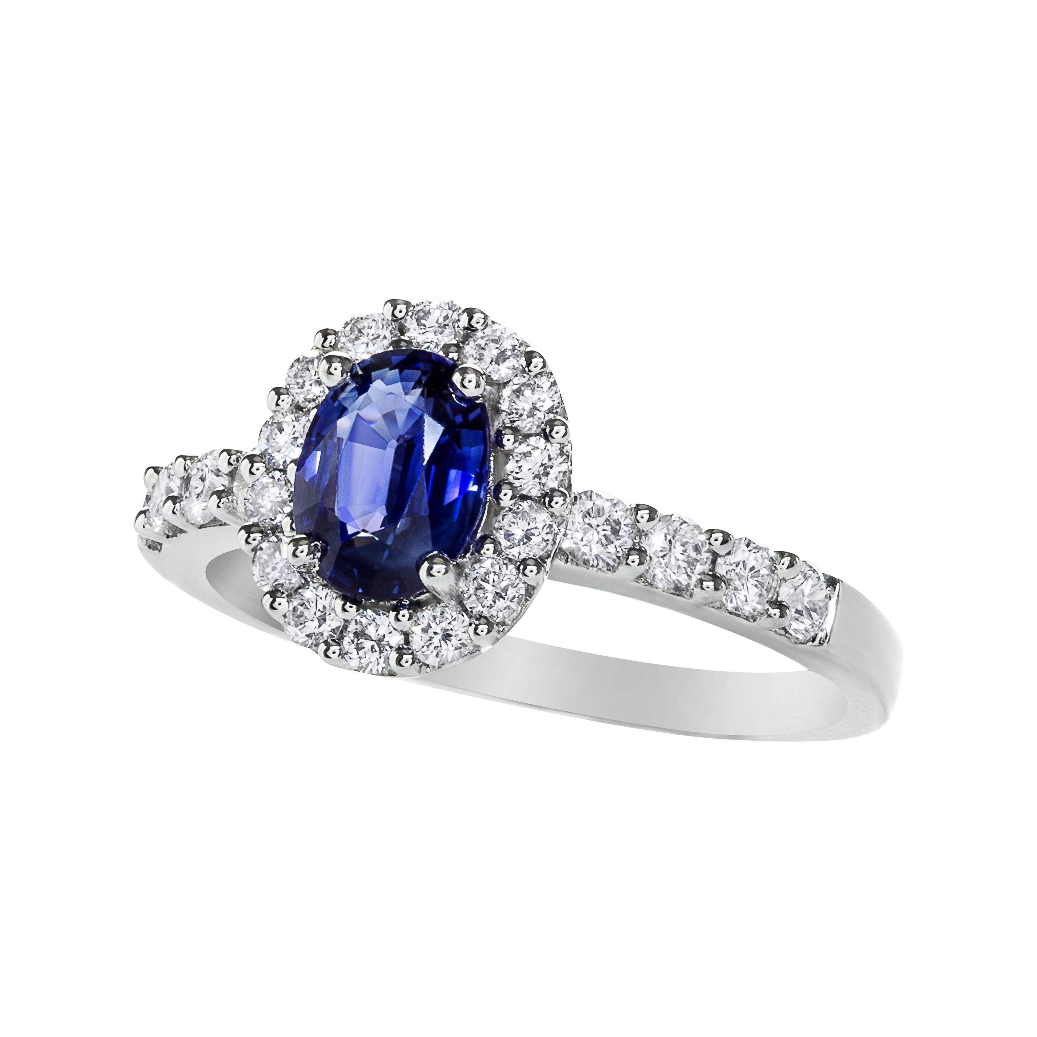 Bague de fiançailles en or avec saphir bleu 1,02 carat et halo de diamants