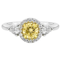 Bague de fiançailles à trois pierres avec diamant vert jauneâtre de 0,50 carat certifié GIA