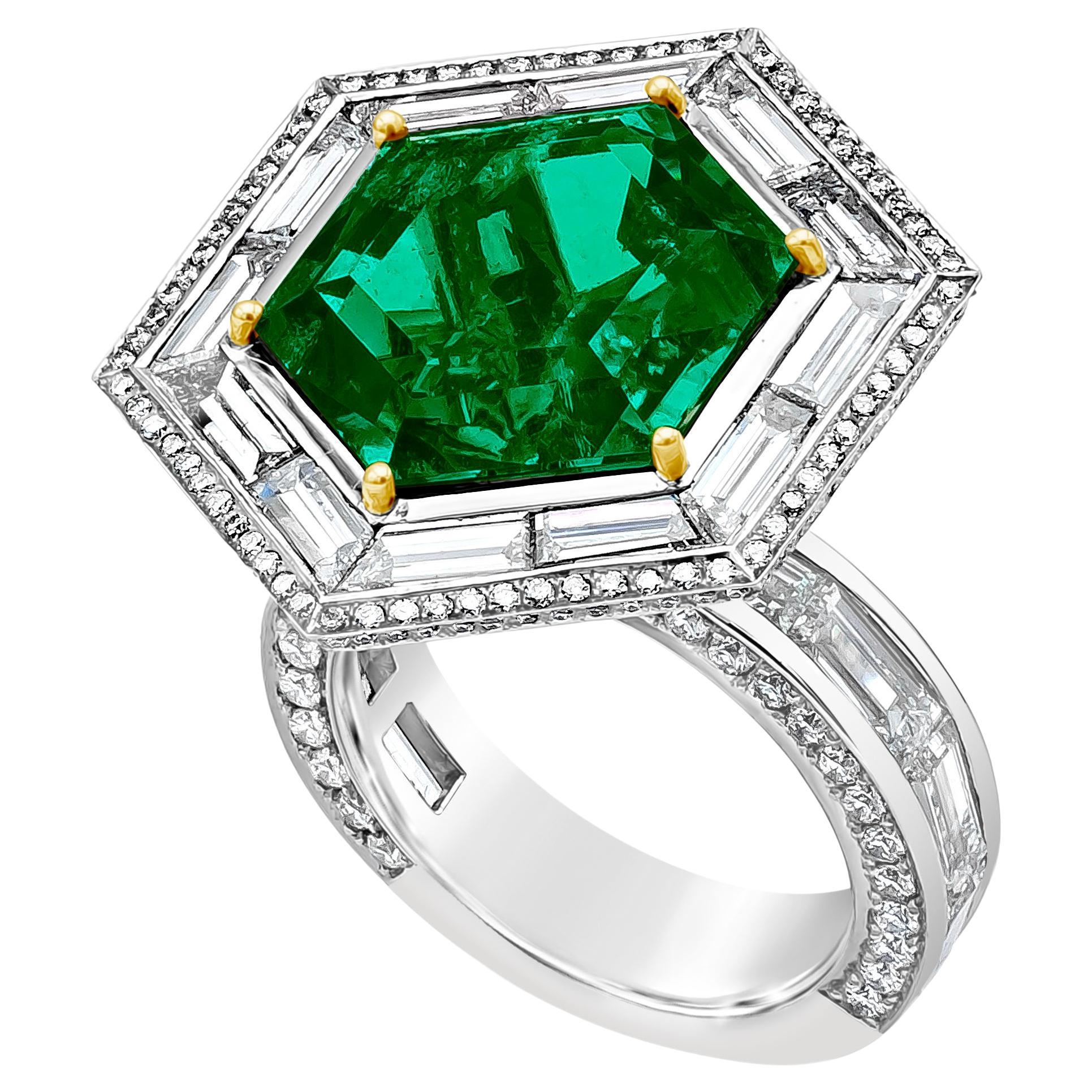 No-Oil 9.28 Carat Hexagon Cut Colombian Emerald and Diamond Fashion Ring For Sale