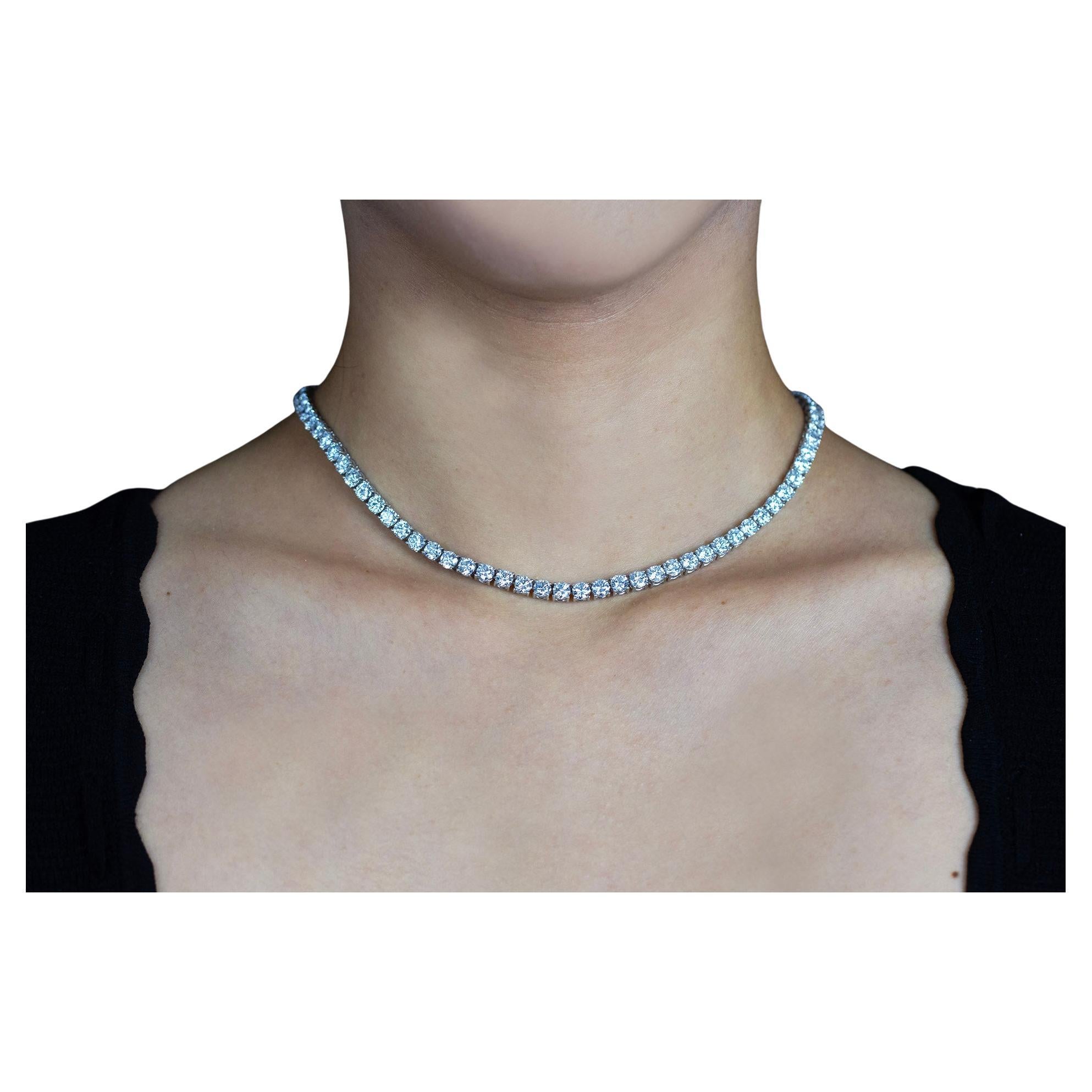 22.59 Carats Total Round Brilliant Cut Diamond Tennis Necklace in Platinum For Sale