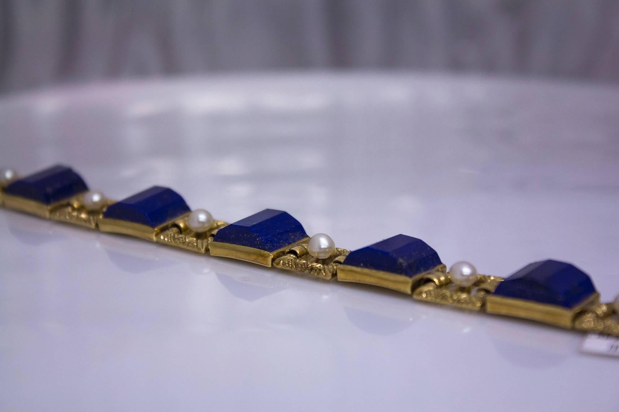 Antique Lapis Lazuli Natural Pearl Yellow Gold Bracelet In Good Condition For Sale In New York, NY