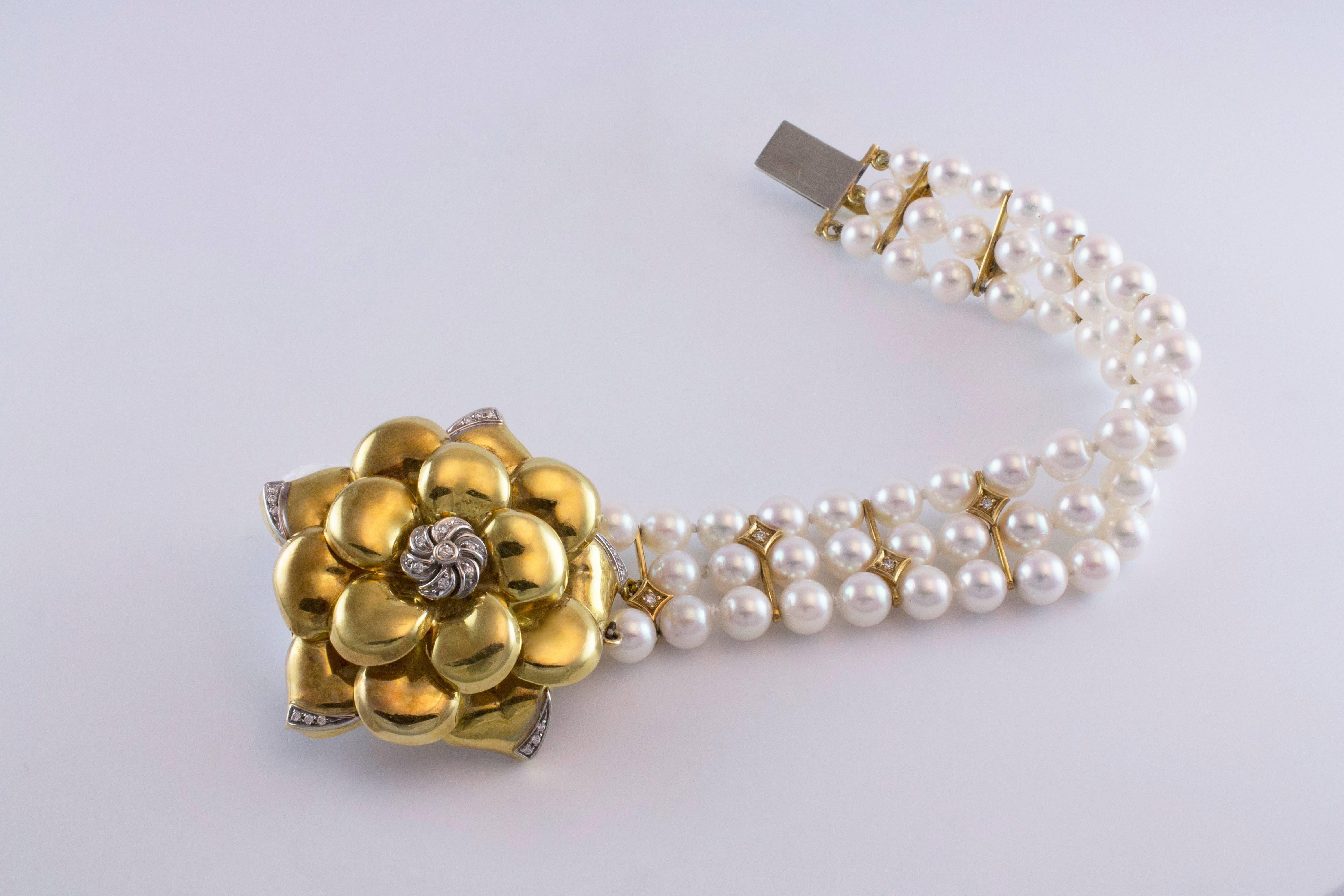 Round Cut Wempe Diamond and Pearl Yellow Gold Flower Bracelet For Sale