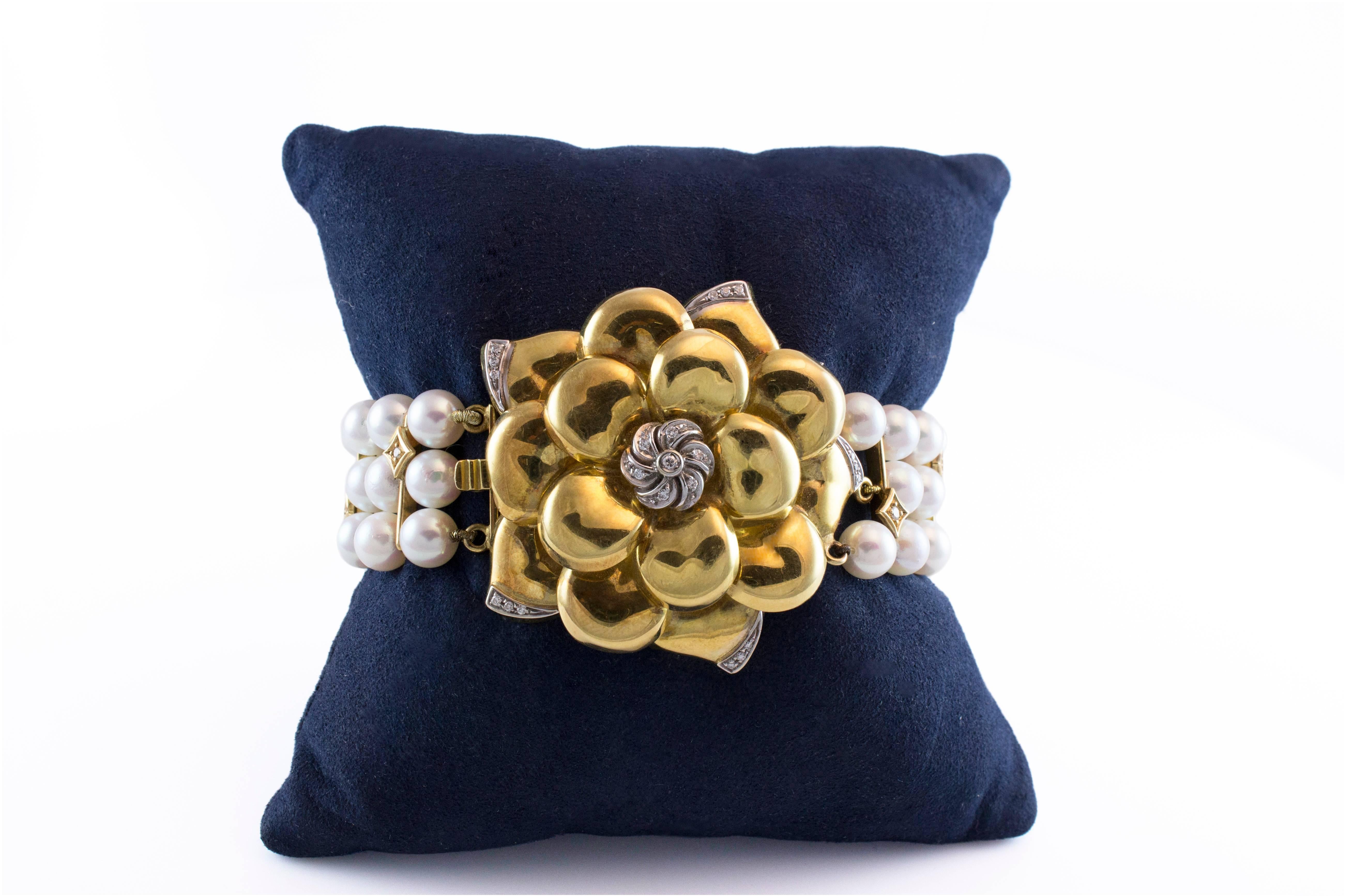 Wempe Diamond and Pearl Yellow Gold Flower Bracelet In Excellent Condition For Sale In New York, NY