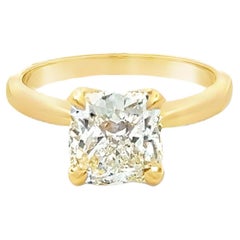 Anello di fidanzamento con diamante taglio cuscino certificato GIA da 2,50 carati in oro giallo