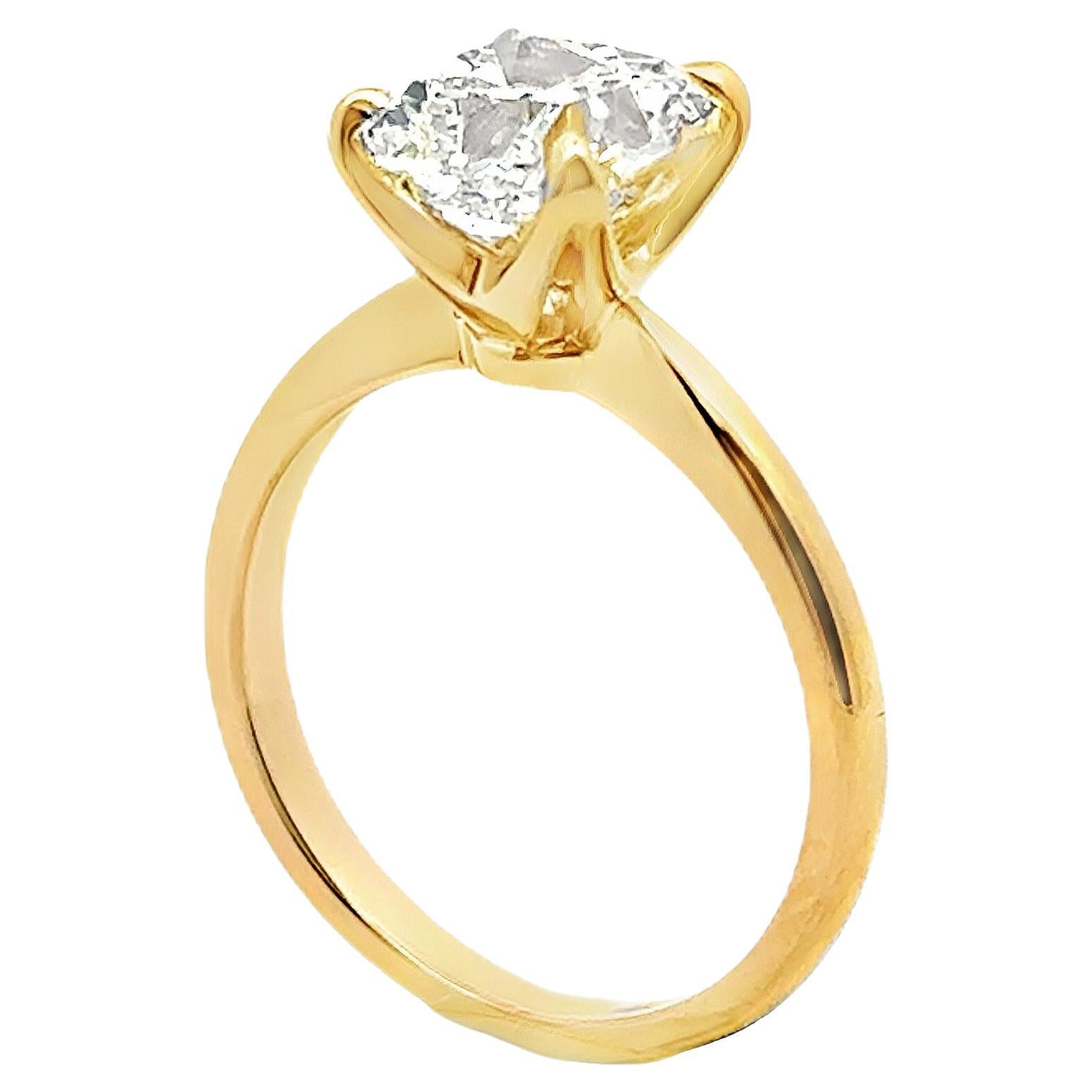 Contemporain Bague de fiançailles en or jaune certifiée GIA, 2,50 carats, diamant taille coussin en vente