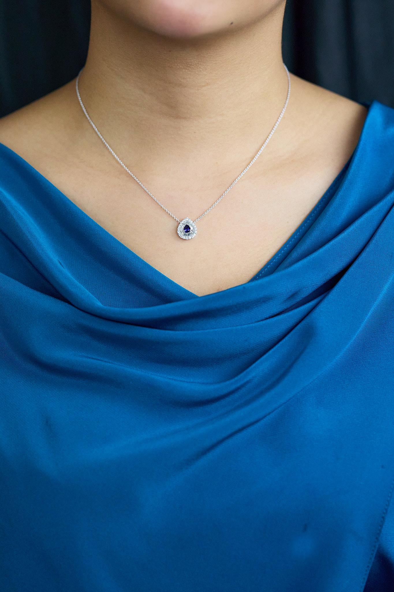 Roman Malakov 0,42 Karat Birnenform Saphir & Diamant Double Halo Halskette im Zustand „Neu“ im Angebot in New York, NY
