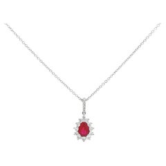 Roman Malakov, collier pendentif halo de rubis et diamants en forme de poire de 0.83 carat