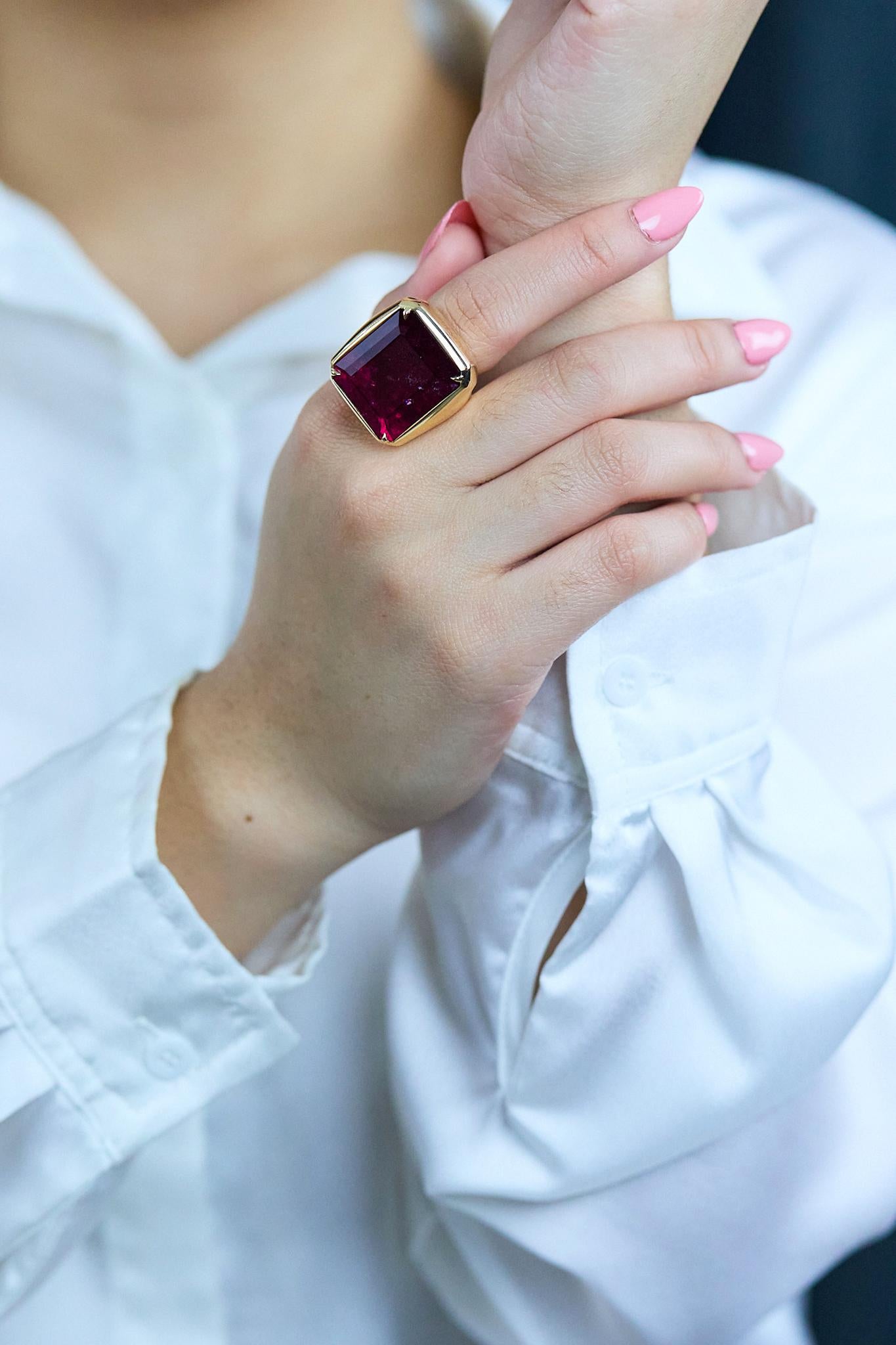 37.37 Carats Emerald Cut Rubellite Tourmaline Cocktail Ring in 18K Yellow Gold For Sale 1
