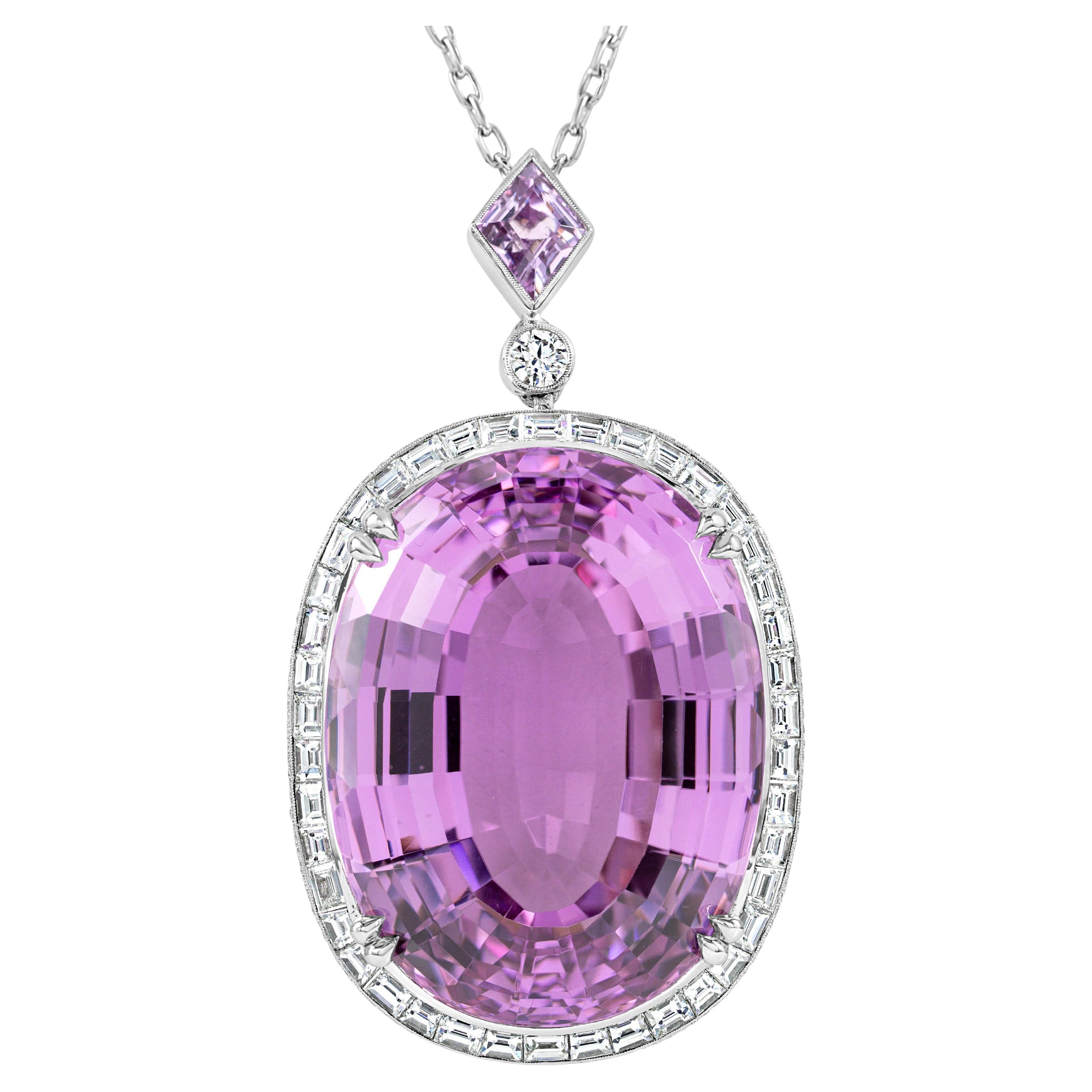 Roman Malakov Diamonds Collier pendentif halo en kunzite et diamants, 236 carats, taille ovale
