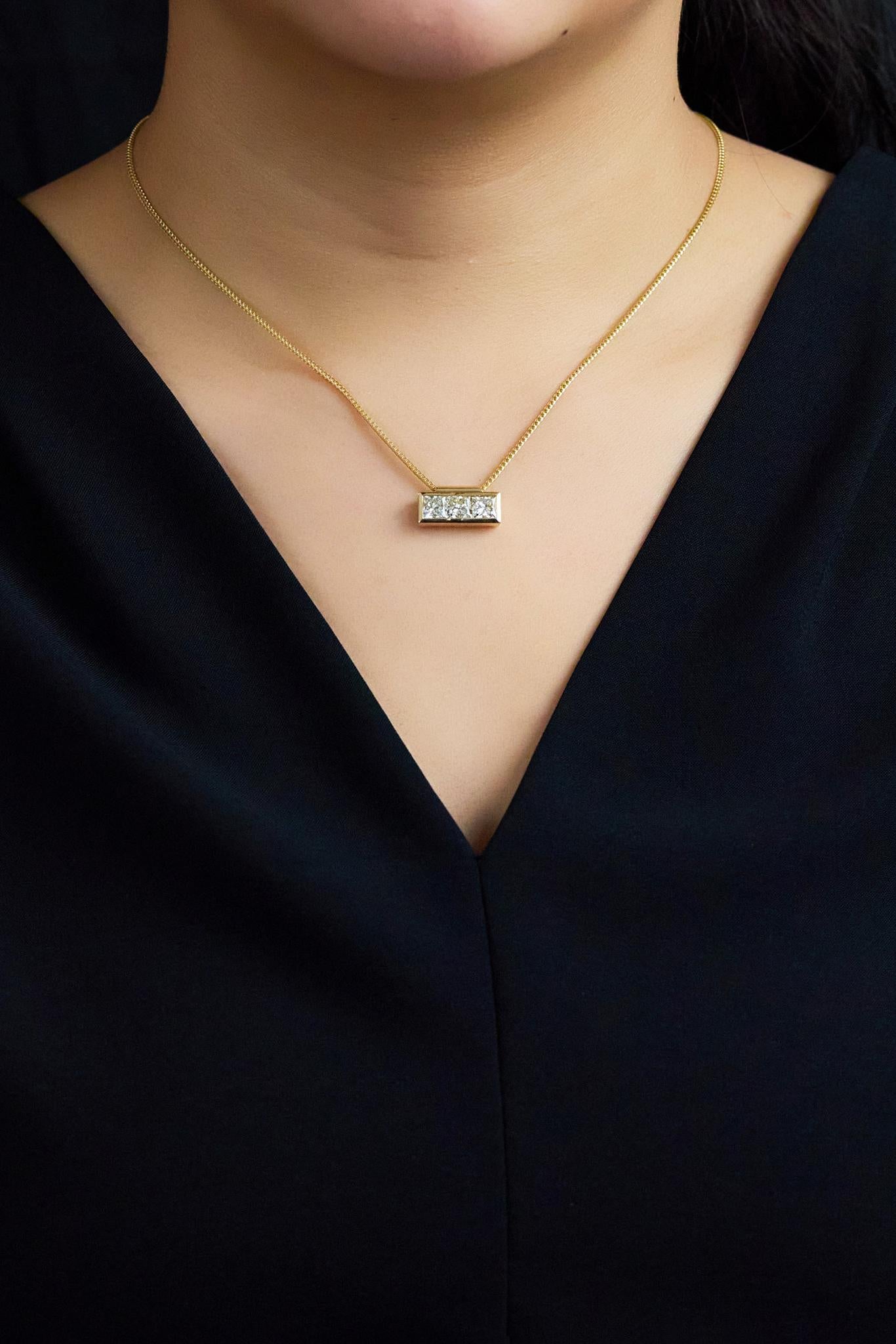 Roman Malakov 3.32 Karat Prinzessinnenschliff gerahmter Diamant-Anhänger (Carréschliff) im Angebot