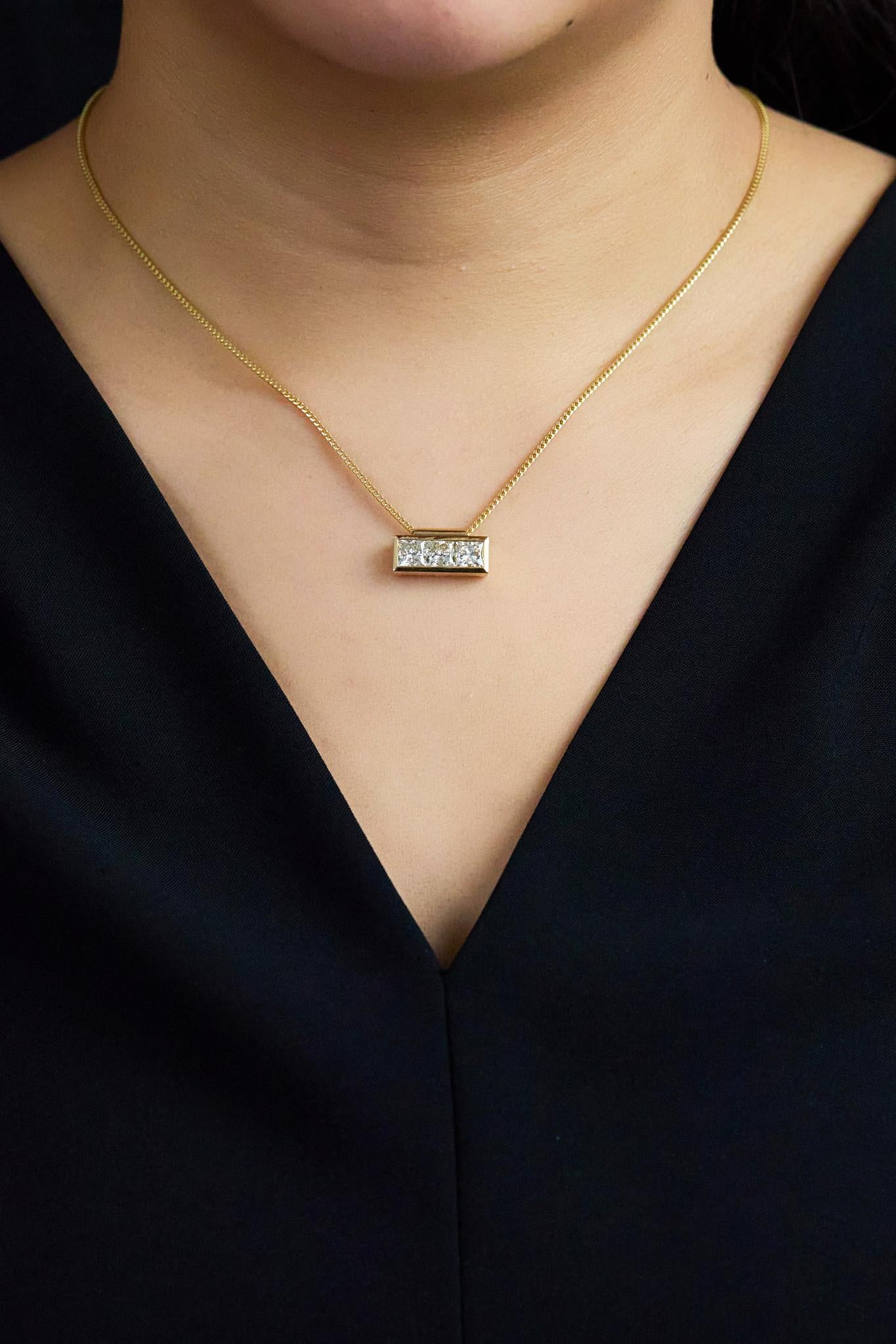 Roman Malakov 3.32 Karat Prinzessinnenschliff gerahmter Diamant-Anhänger Damen im Angebot