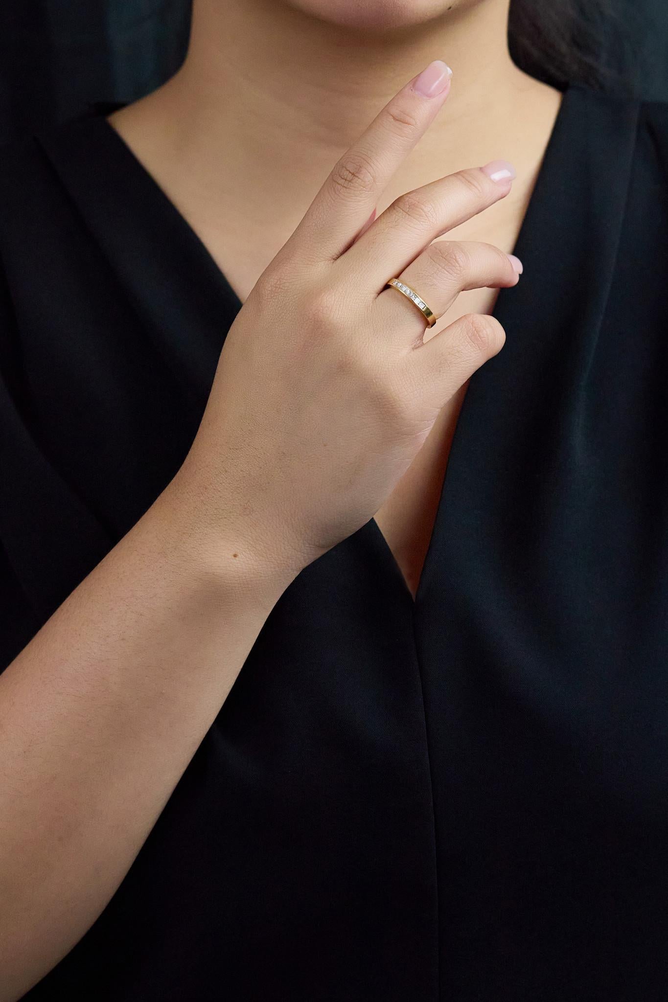 Roman Malakov Diamonds da 0,40 carati, taglio principessa, fascia nuziale a sette pietre con diamante In condizioni Nuovo in vendita a New York, NY