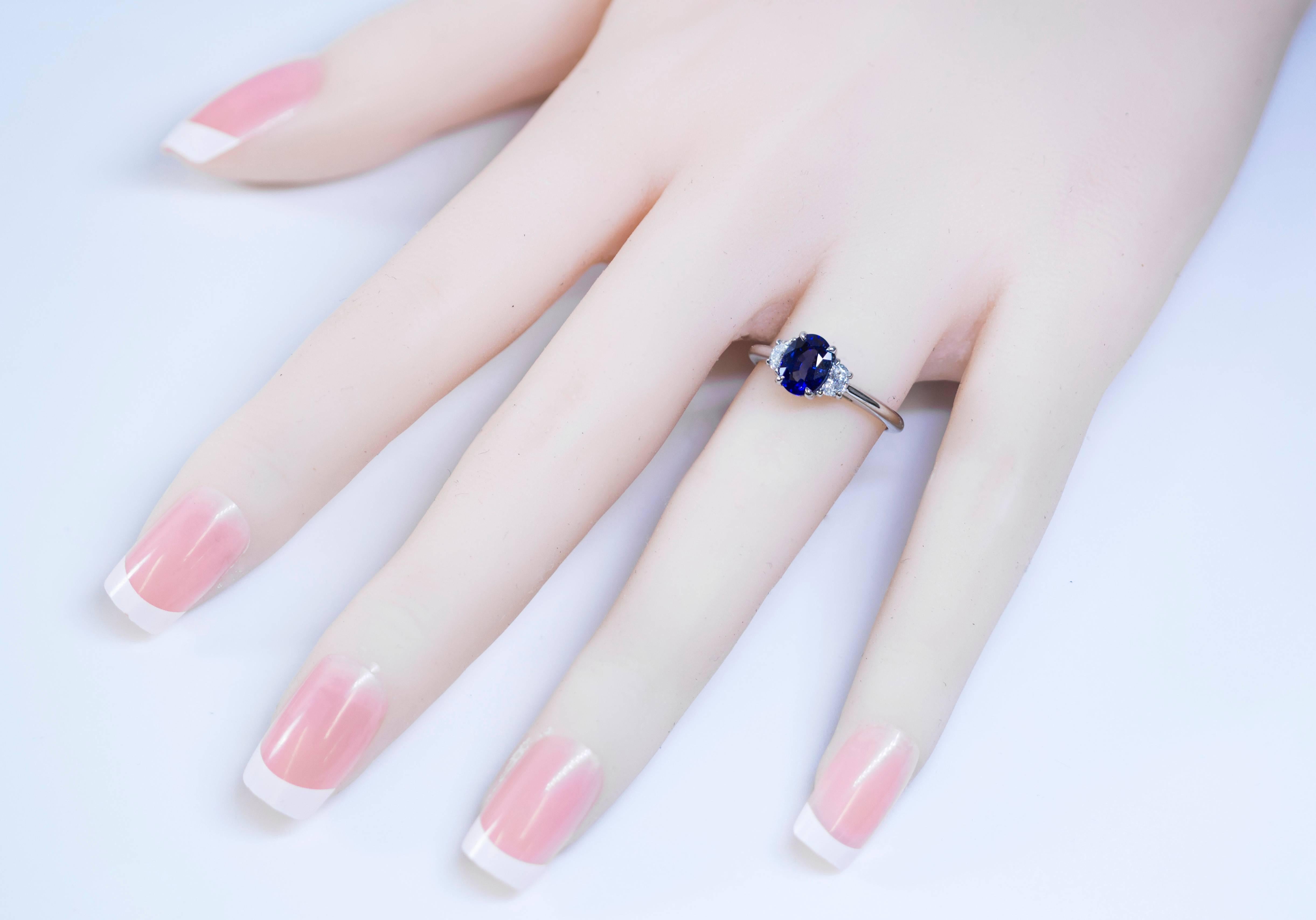 Sapphire Diamond Gold Three-Stone Ring 1