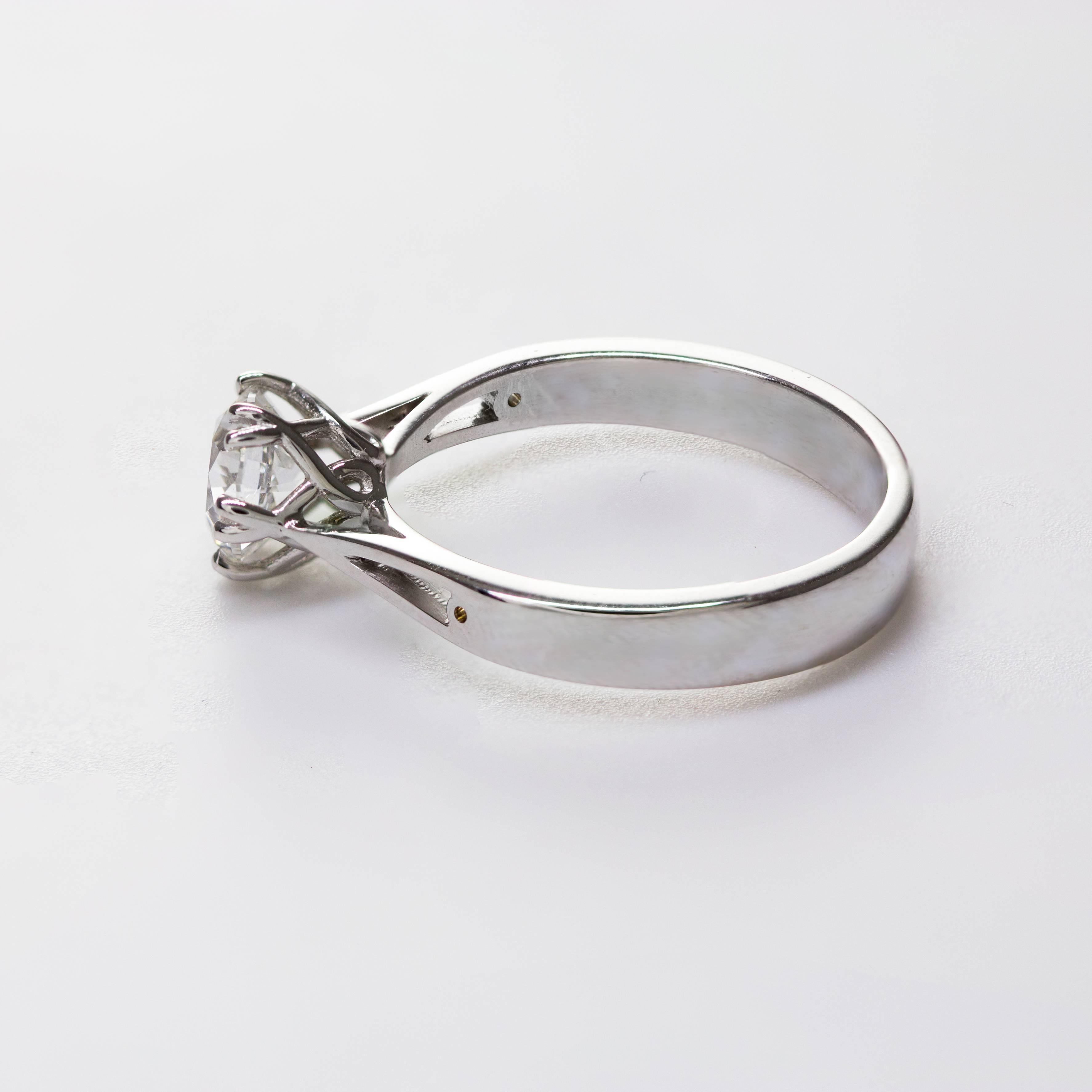 Taille ronde Bague de fiançailles solitaire certifiée GIA de 1,12 carats de diamants ronds totaux en vente