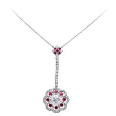 Collier pendentif vintage à motif floral en rubis et diamants de 3,39 carats au total