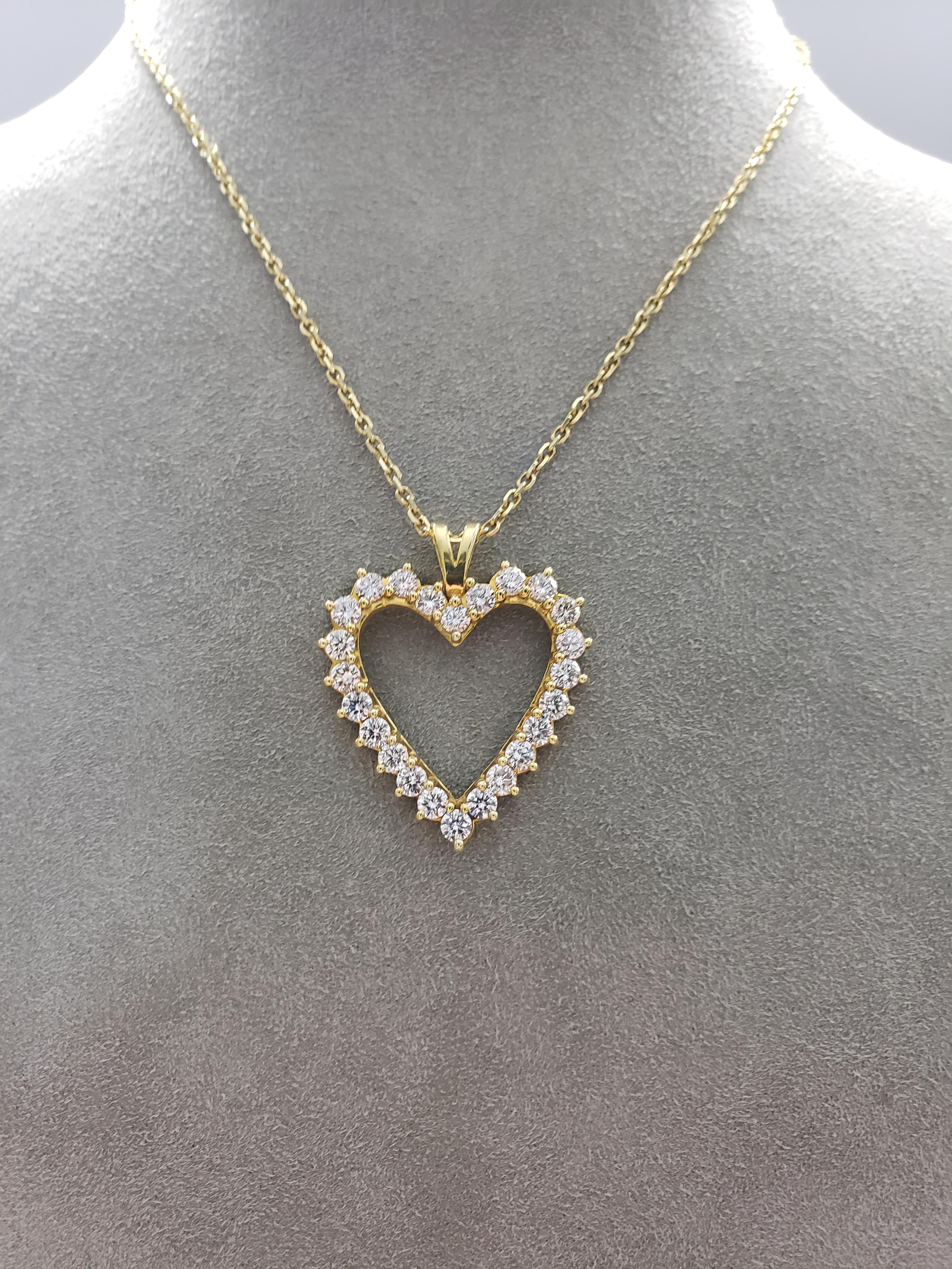 Contemporary 2.92 Carat Diamond Open Heart Pendant Necklace