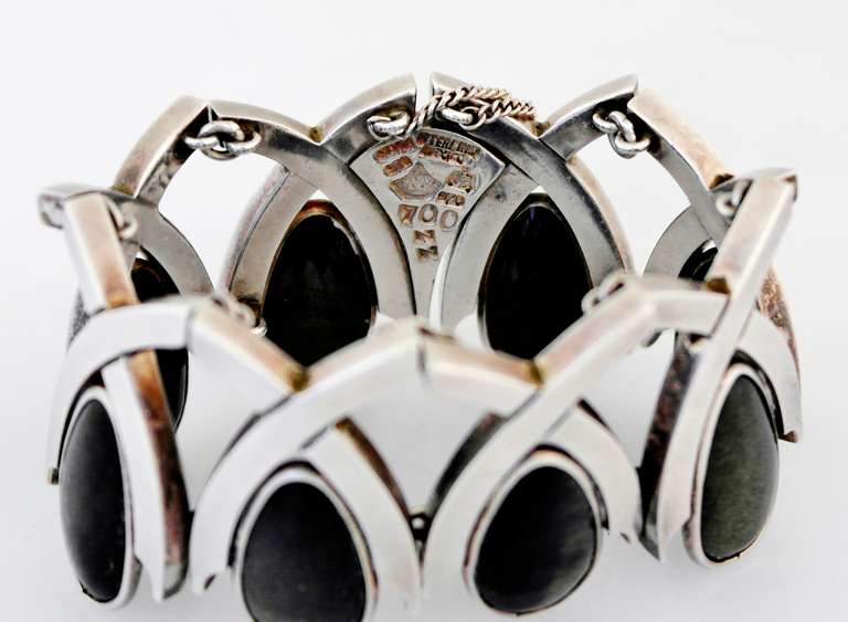 Antonio Pineda .970 Silver & Onyx Modernist Bracelet For Sale 2