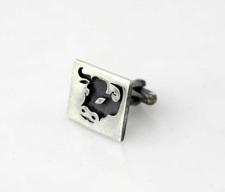 Antonio Pineda .970 Silver Bull Market Motif Cufflinks In Excellent Condition For Sale In New York, NY
