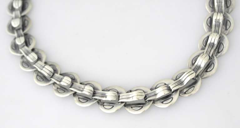 Hector Aguilar Taxco .940 Silver Necklace In Excellent Condition For Sale In New York, NY