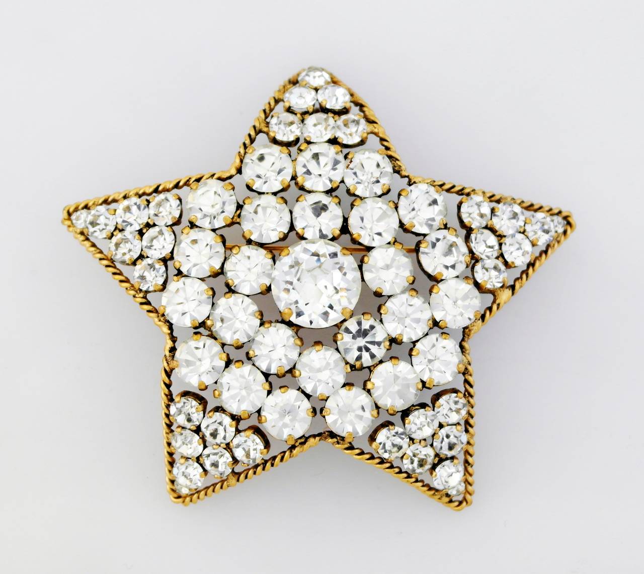 Rare 1983 Chanel Star Shaped Brooch/Pendant with Brilliant Rhinestones For Sale 1
