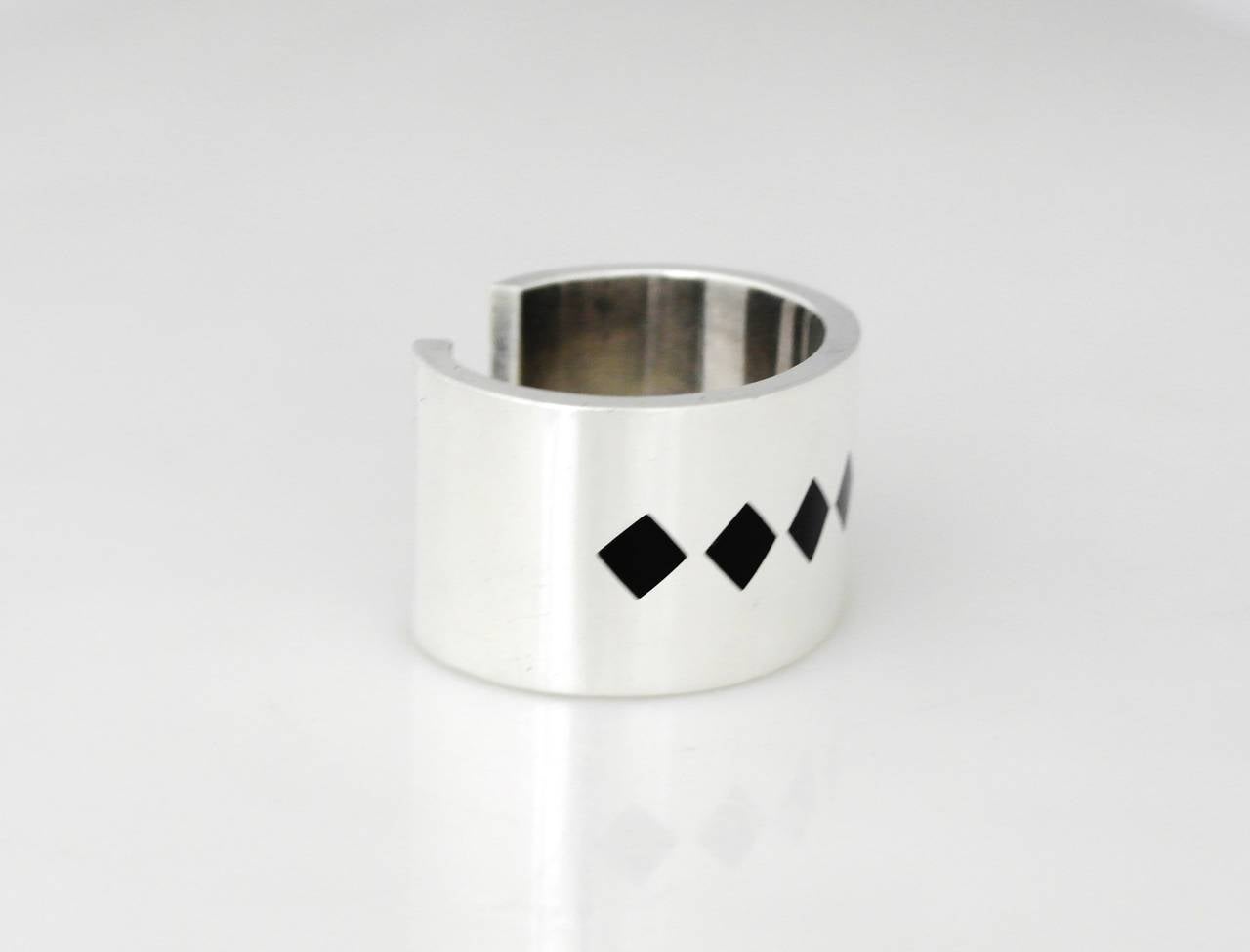 Antonio Pineda Onyx .970 Silver Cuff Bracelet In Excellent Condition In New York, NY