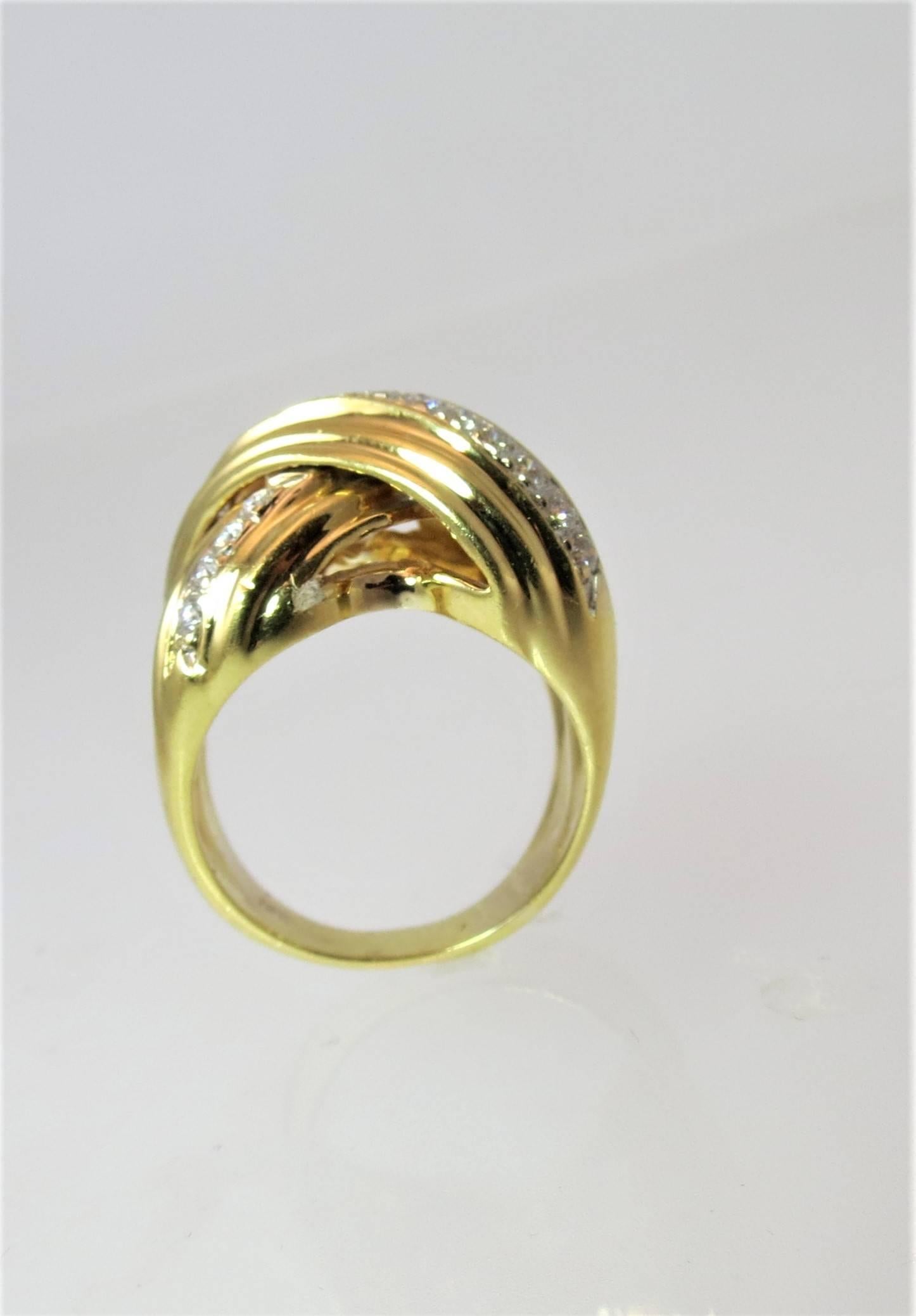 Contemporary Fabulous 18 Karat Yellow Gold Criss-Cross Design Diamond Ring