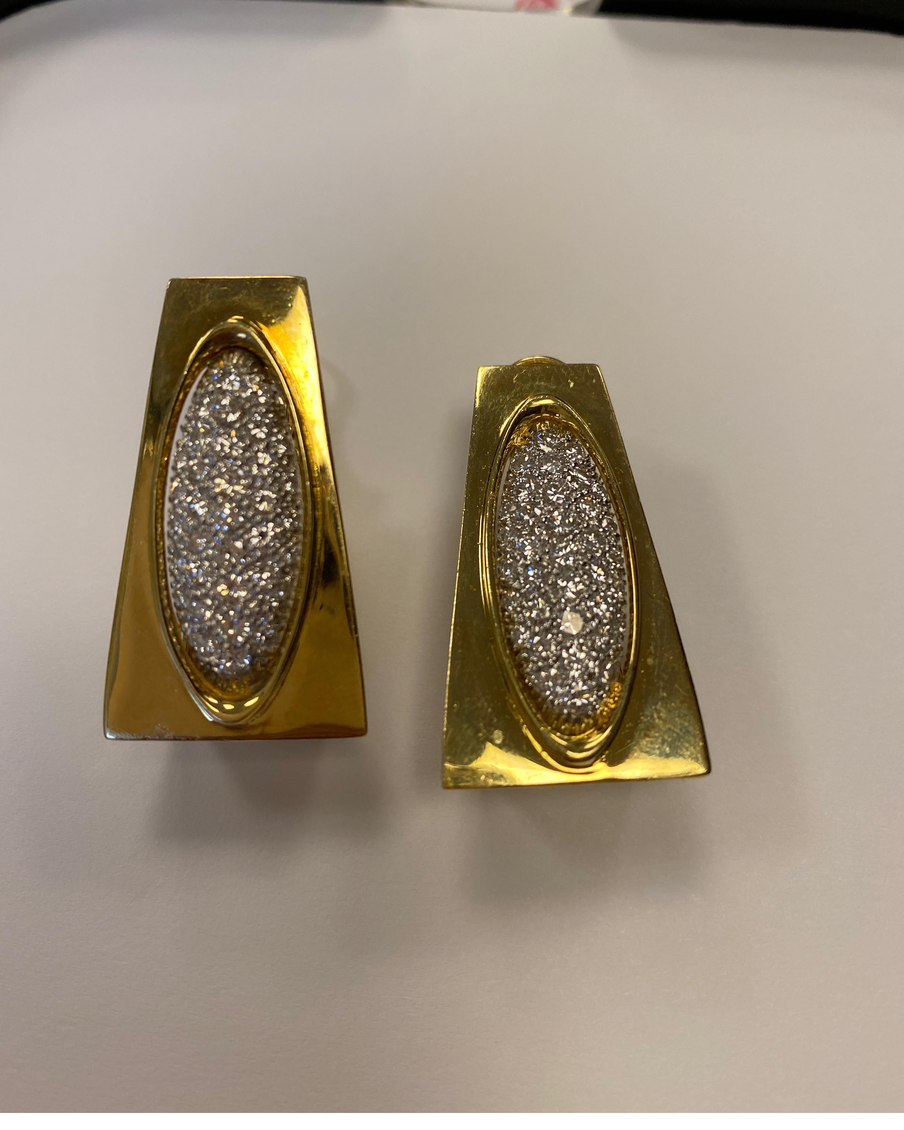 Gold Diamond Pave Tapered Earrings In Excellent Condition In Chicago, IL