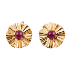 Trabert & Hoeffer Mauboussin Cabochon Ruby gold Ear Clips