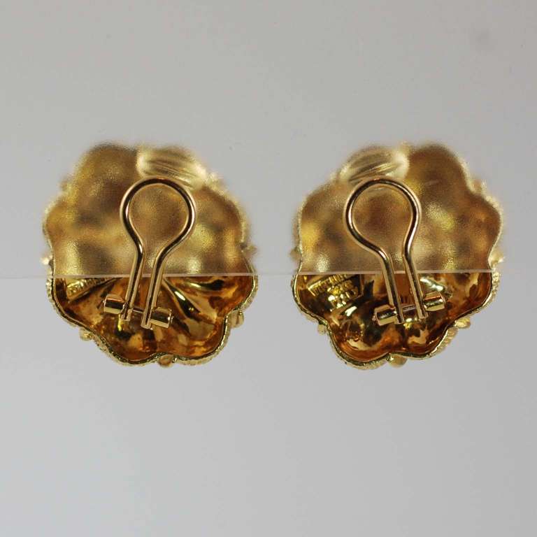 Tiffany Yellow Gold Ear Clips In Excellent Condition In Chicago, IL