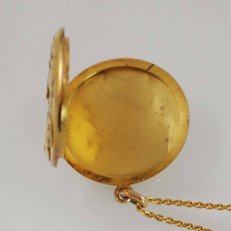 Women's Art Nouveau Diamond Yellow Gold Floral Design Locket