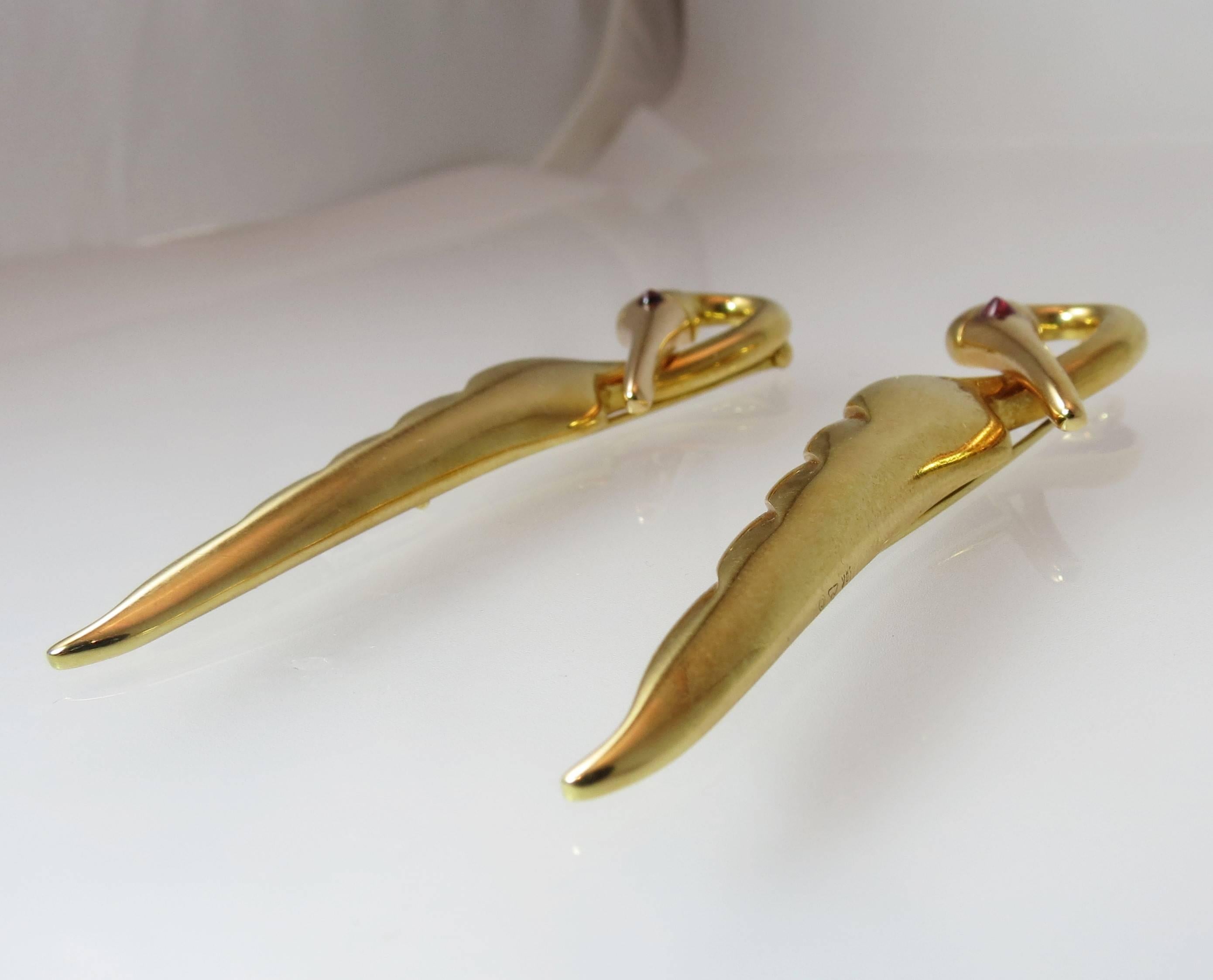 Contemporary Fantastic Pair of 18K Yellow Gold Michael Bondanza Swan Pins With Ruby Eye