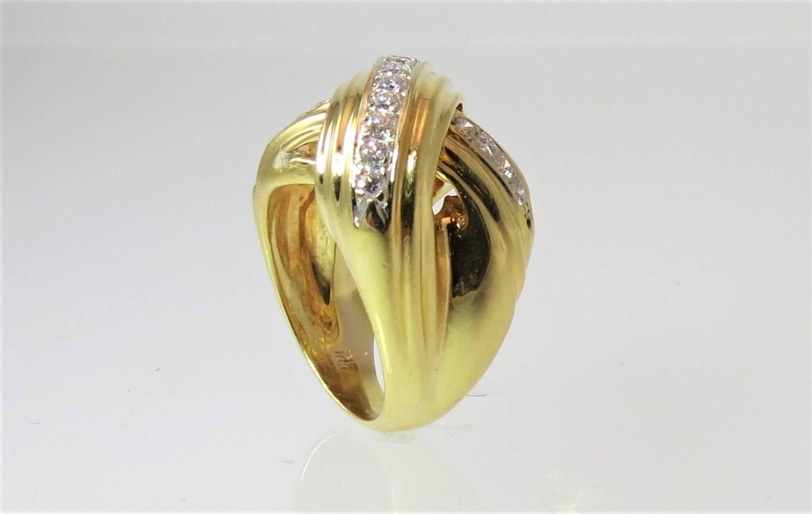 Fabulous 18 Karat Yellow Gold Criss-Cross Design Diamond Ring In Excellent Condition In Chicago, IL