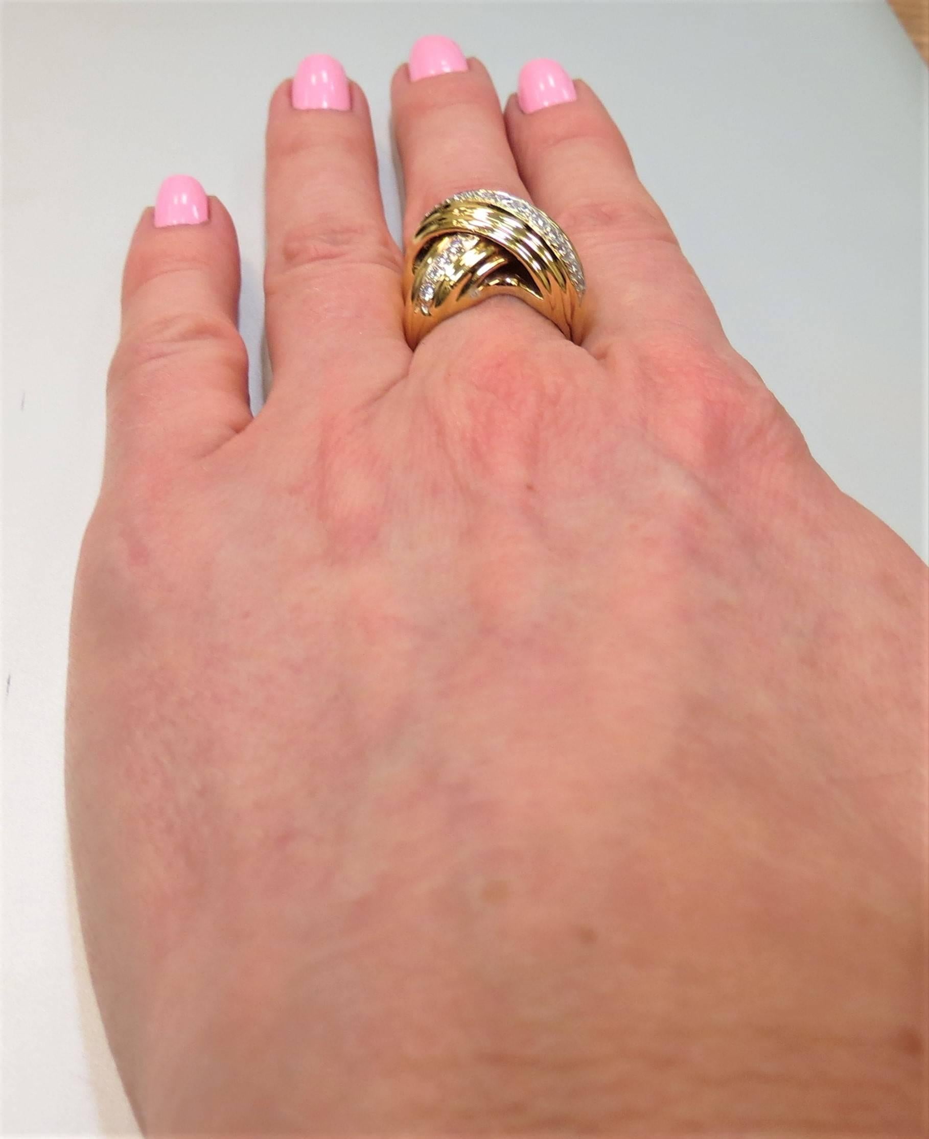Women's Fabulous 18 Karat Yellow Gold Criss-Cross Design Diamond Ring