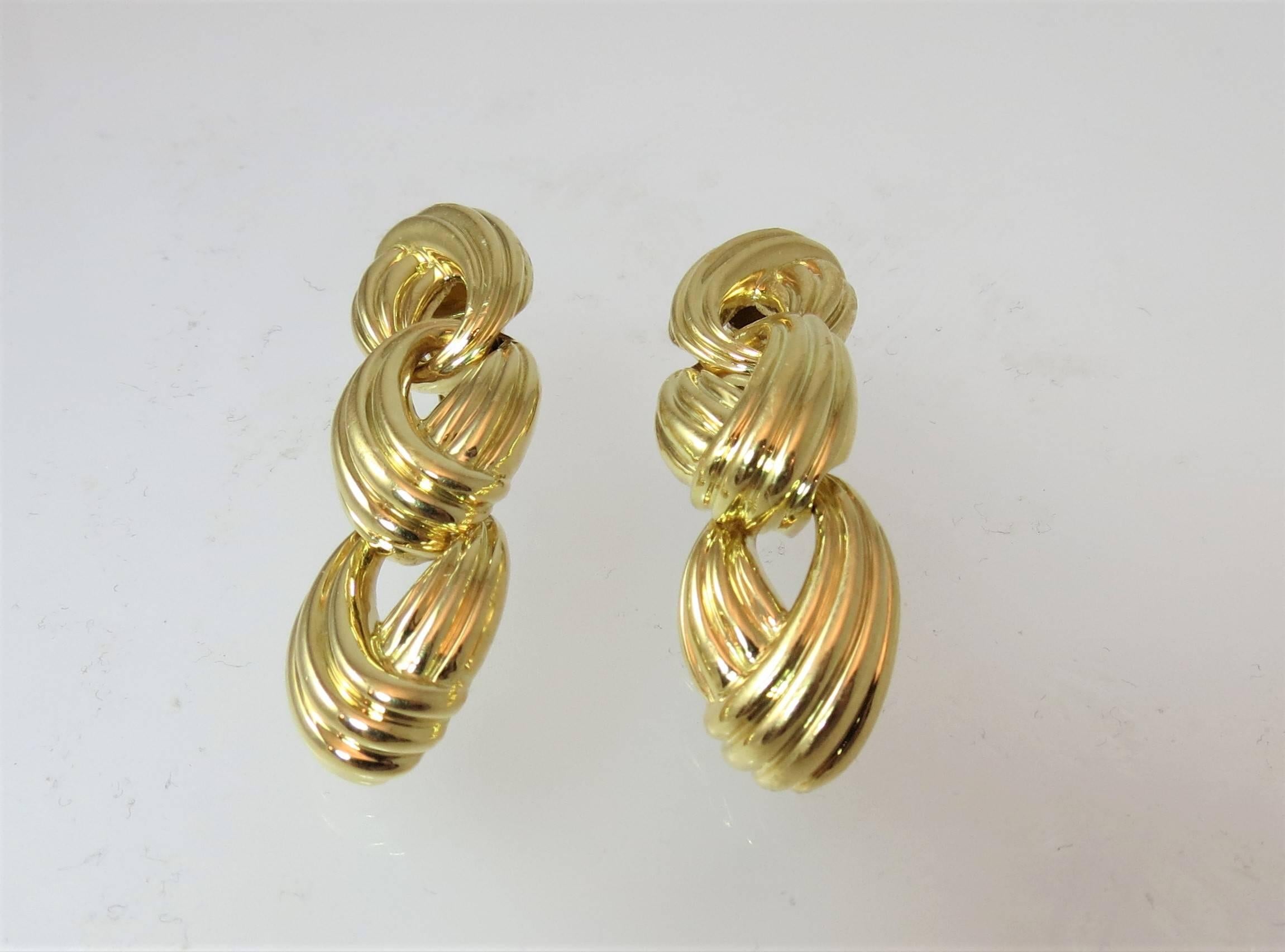 Charles Turi Yellow Gold Triple Hoop Drop Earrings In Excellent Condition In Chicago, IL