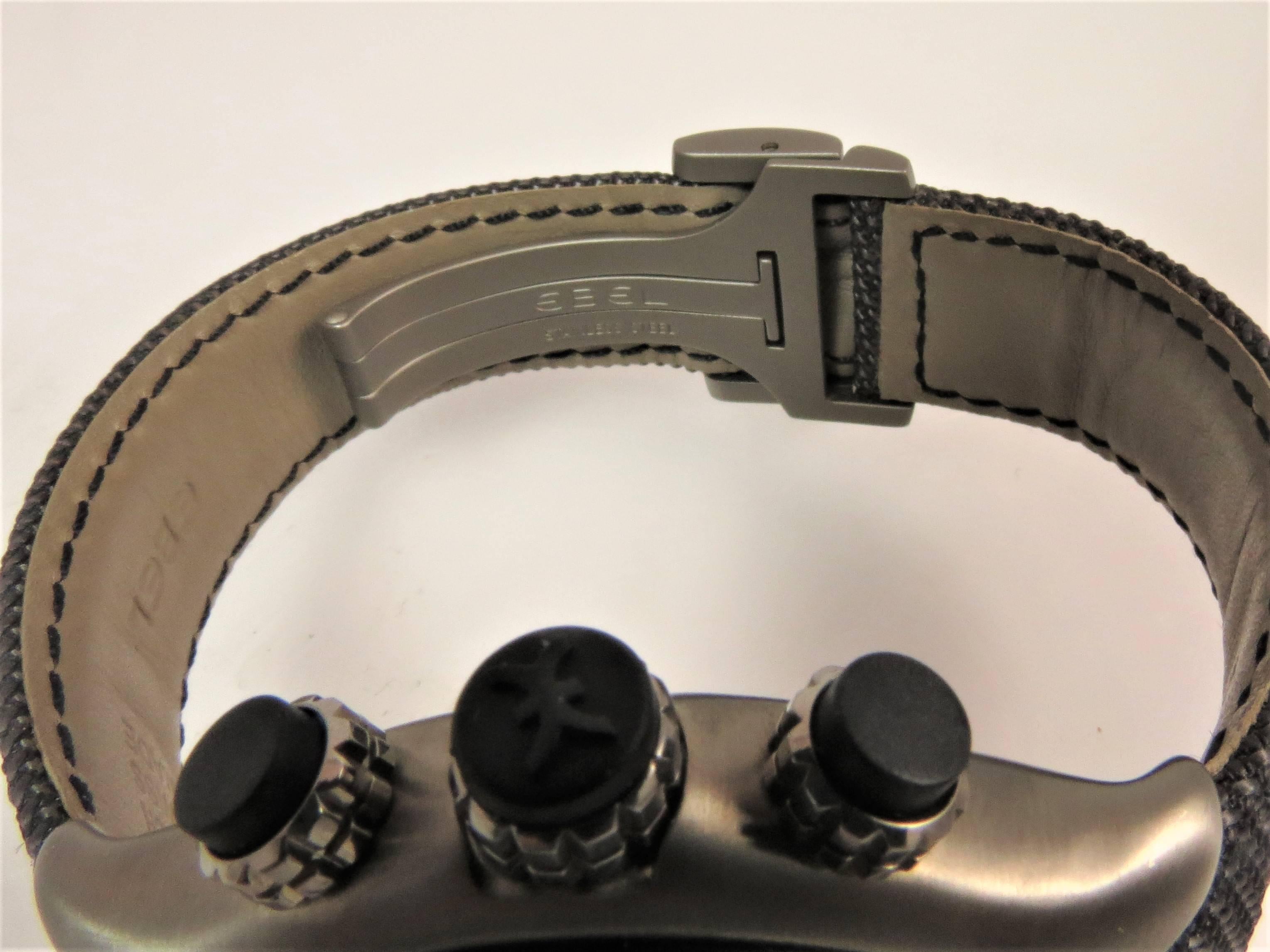 Automatik-Armbanduhr mit Faltschließe aus Titan und Chronographarmband im Zustand „Hervorragend“ im Angebot in Chicago, IL
