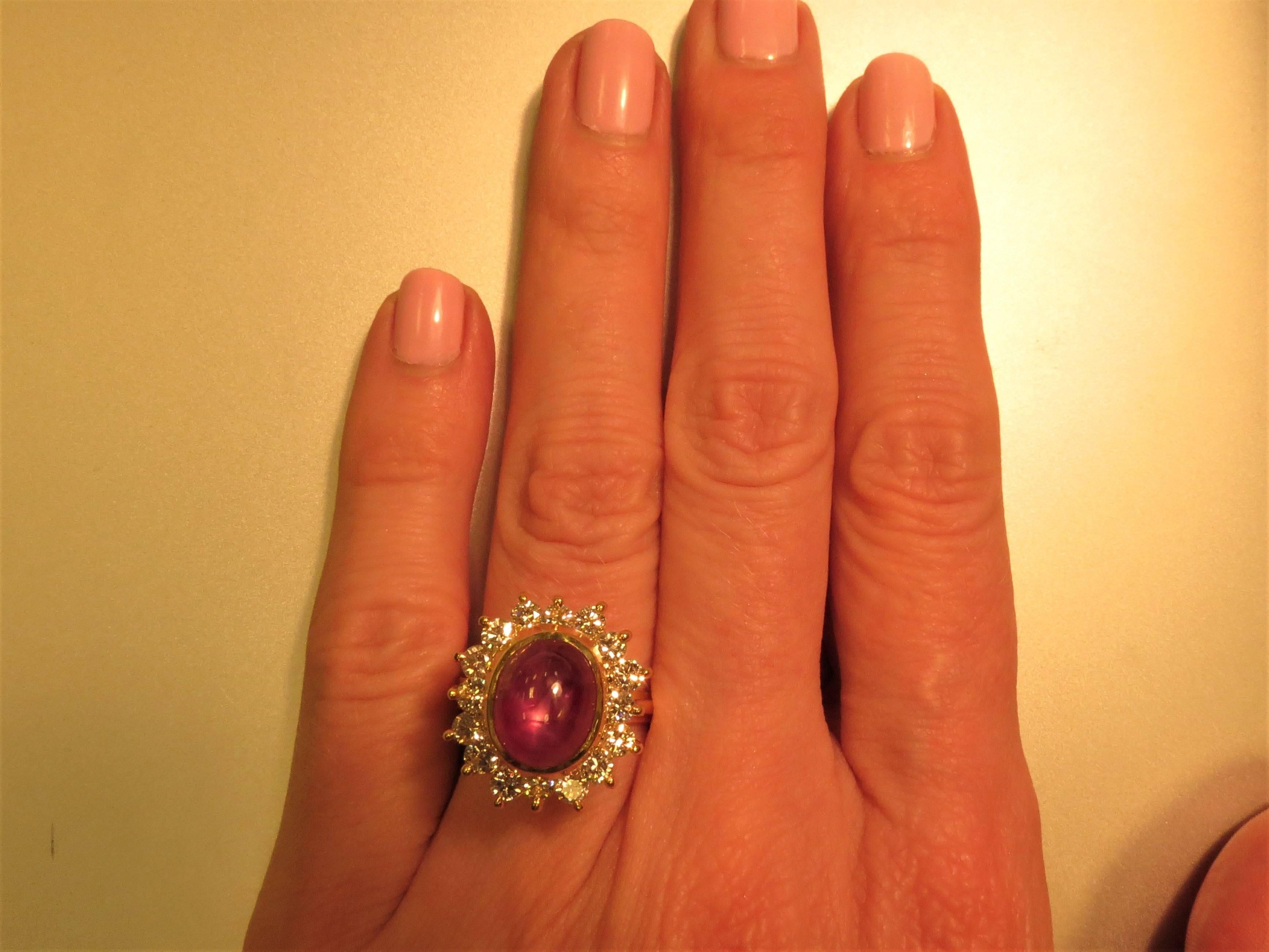 Contemporary 18 Karat Yellow Gold Star Ruby and Diamond Ring For Sale