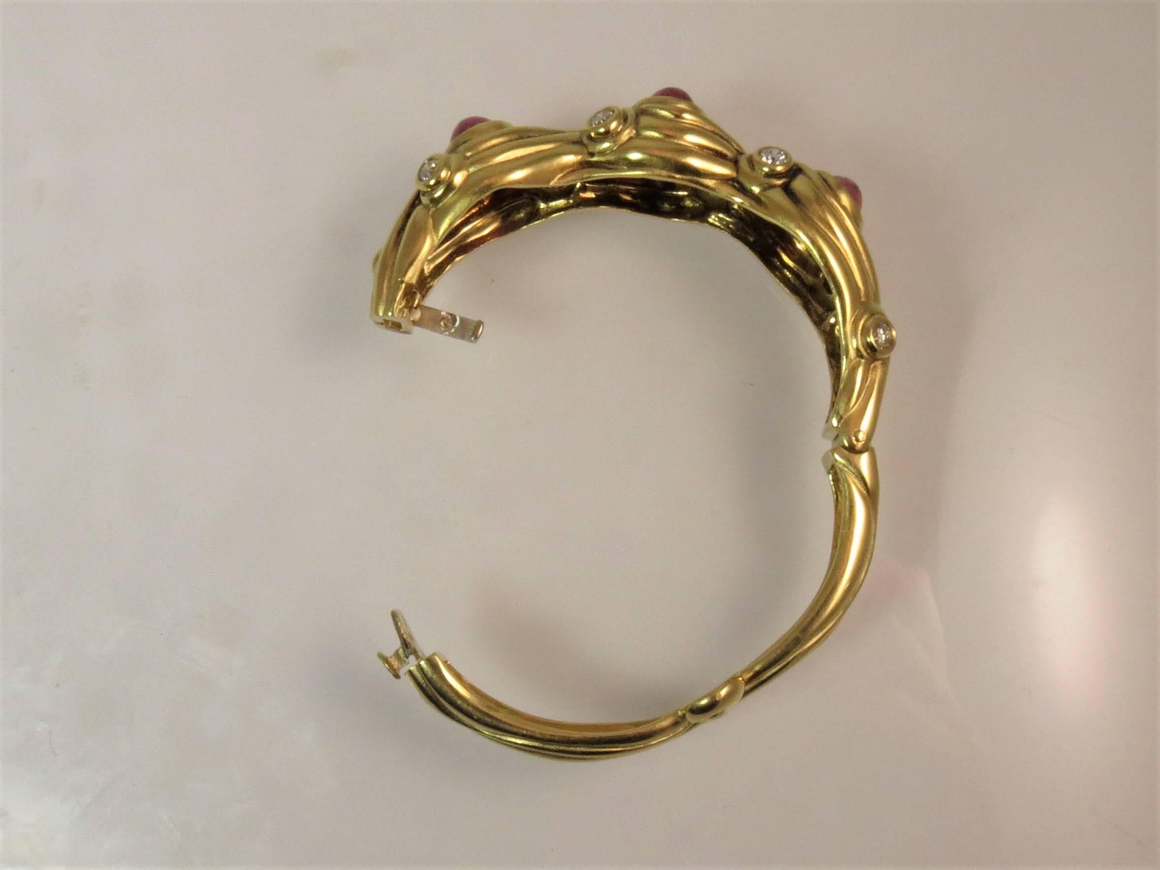 Contemporary 18 Karat Yellow Gold Bracelet with Cabochon Pink Tourmalines and Diamonds