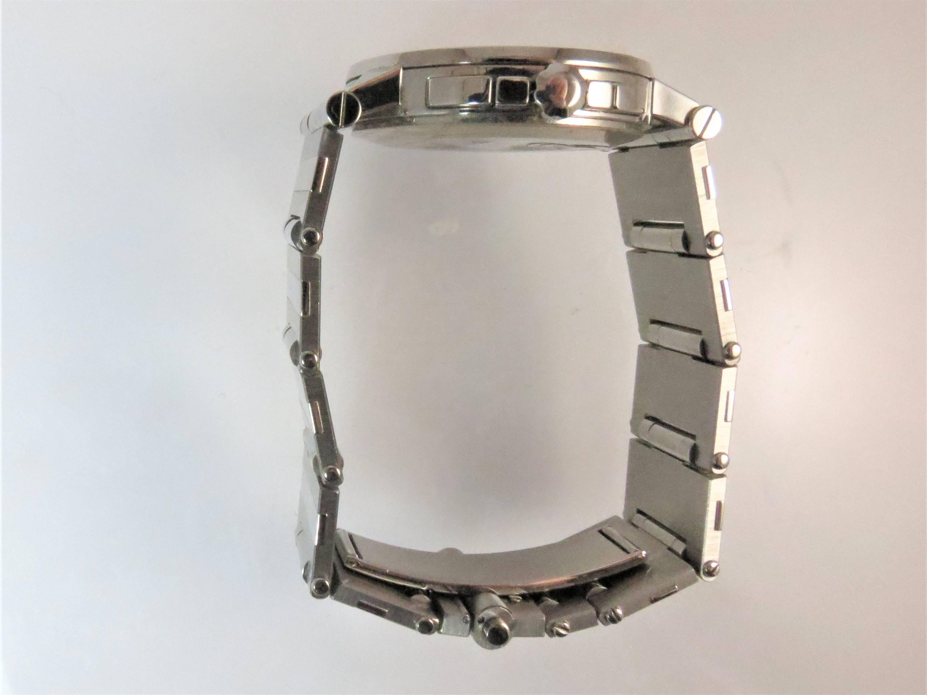 Movado-Schmuck  Edelstahl Vizio Chronograph Quarz Armband-Armbanduhr im Zustand „Hervorragend“ im Angebot in Chicago, IL