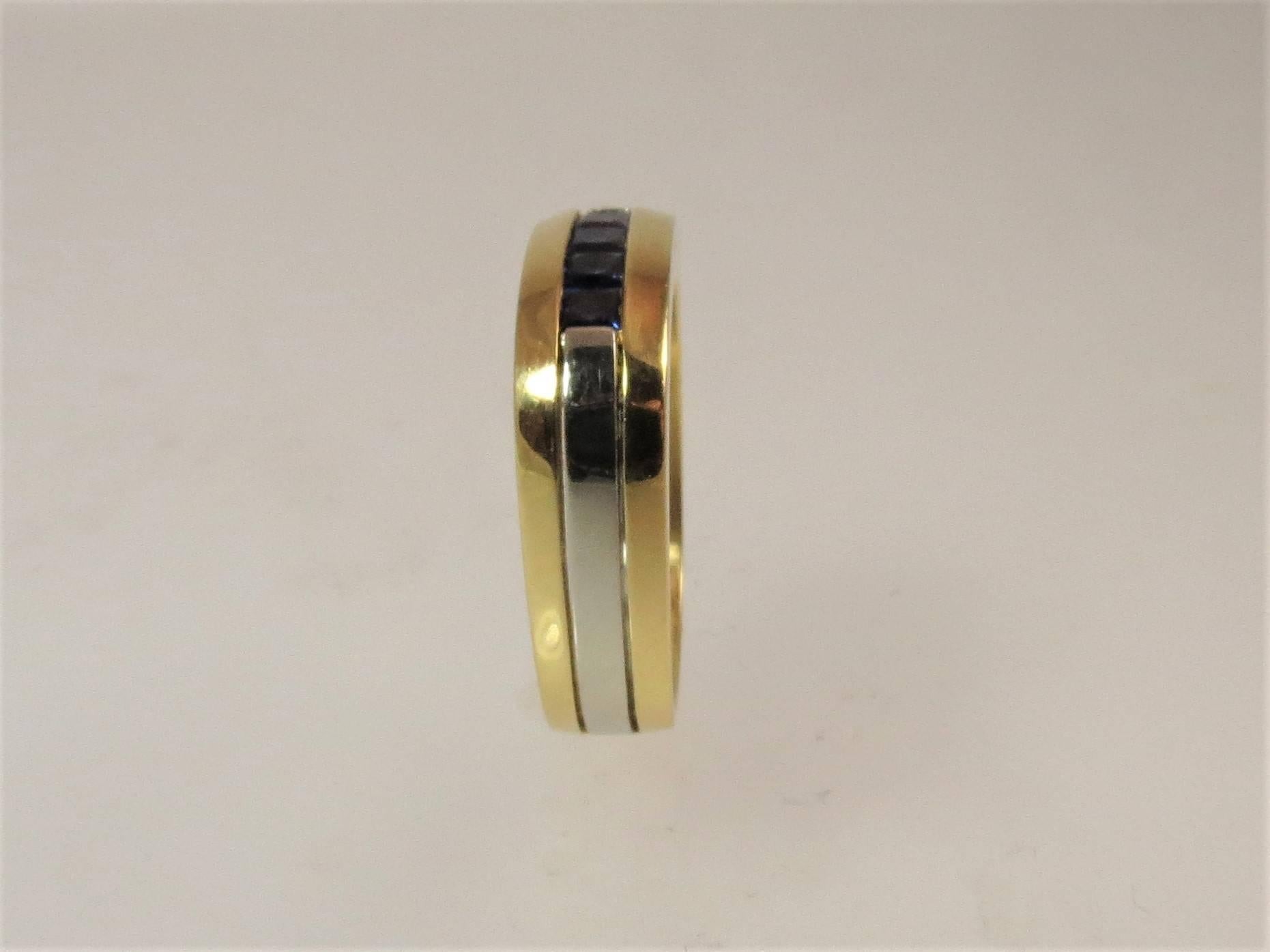 Men's Gents 18 Karat Yellow Gold and 18 Karat White Gold Square Cut Blue Sapphire Ring For Sale