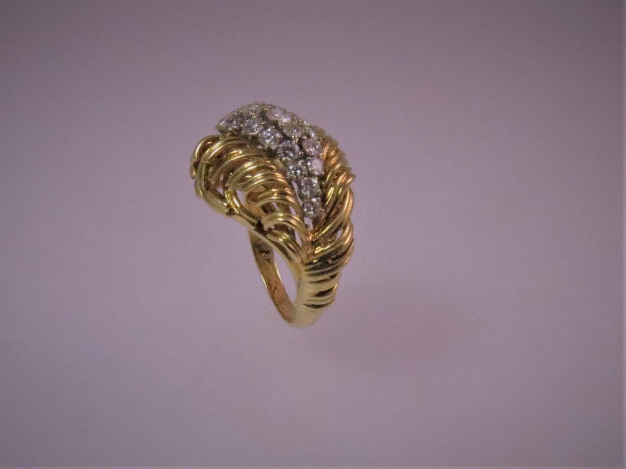 18 Karat Yellow Gold Diamond Cluster Ring In Excellent Condition For Sale In Chicago, IL