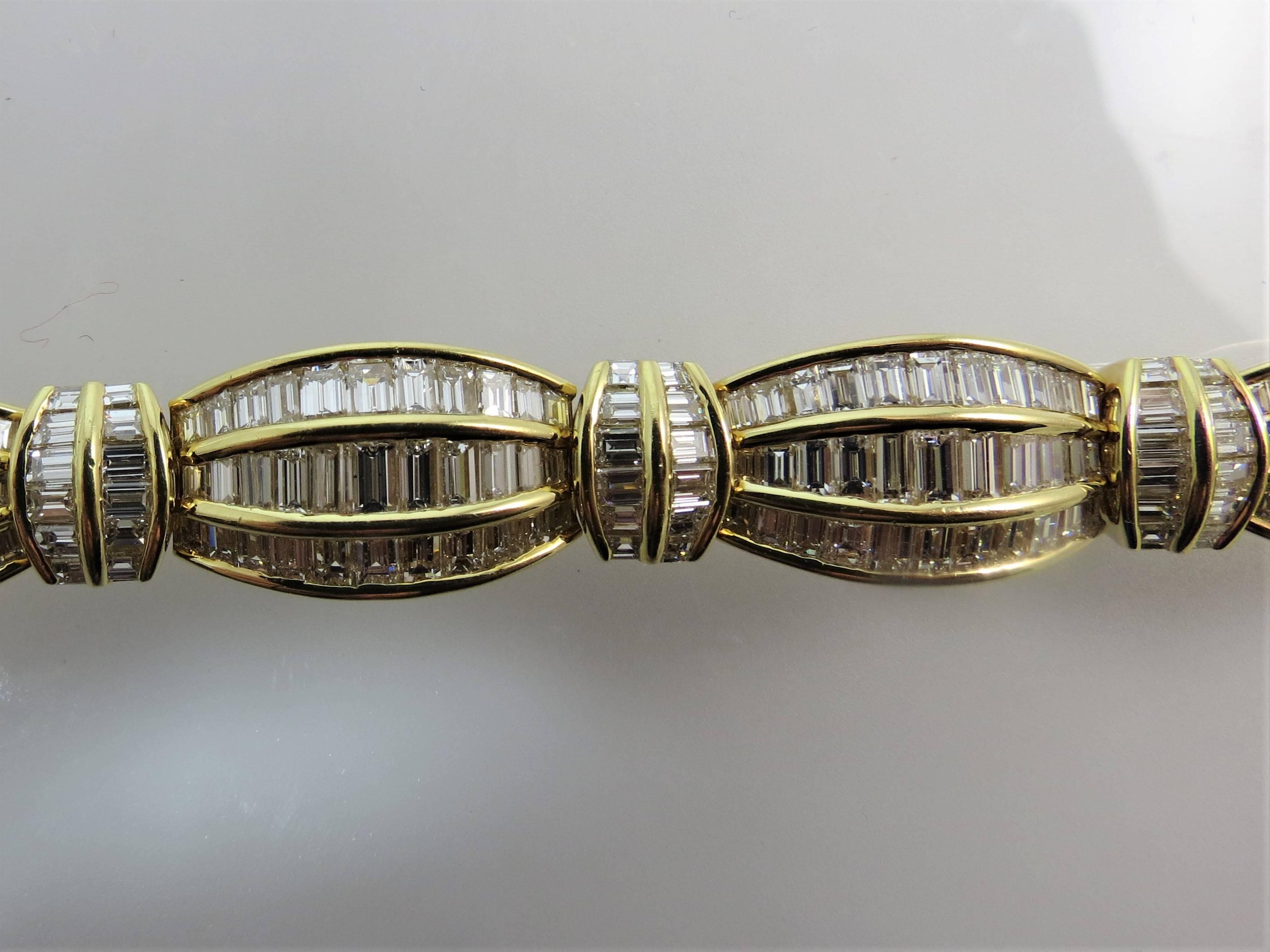 Contemporain Picchiotti Bracelet en or jaune 18 carats avec diamants baguettes en vente