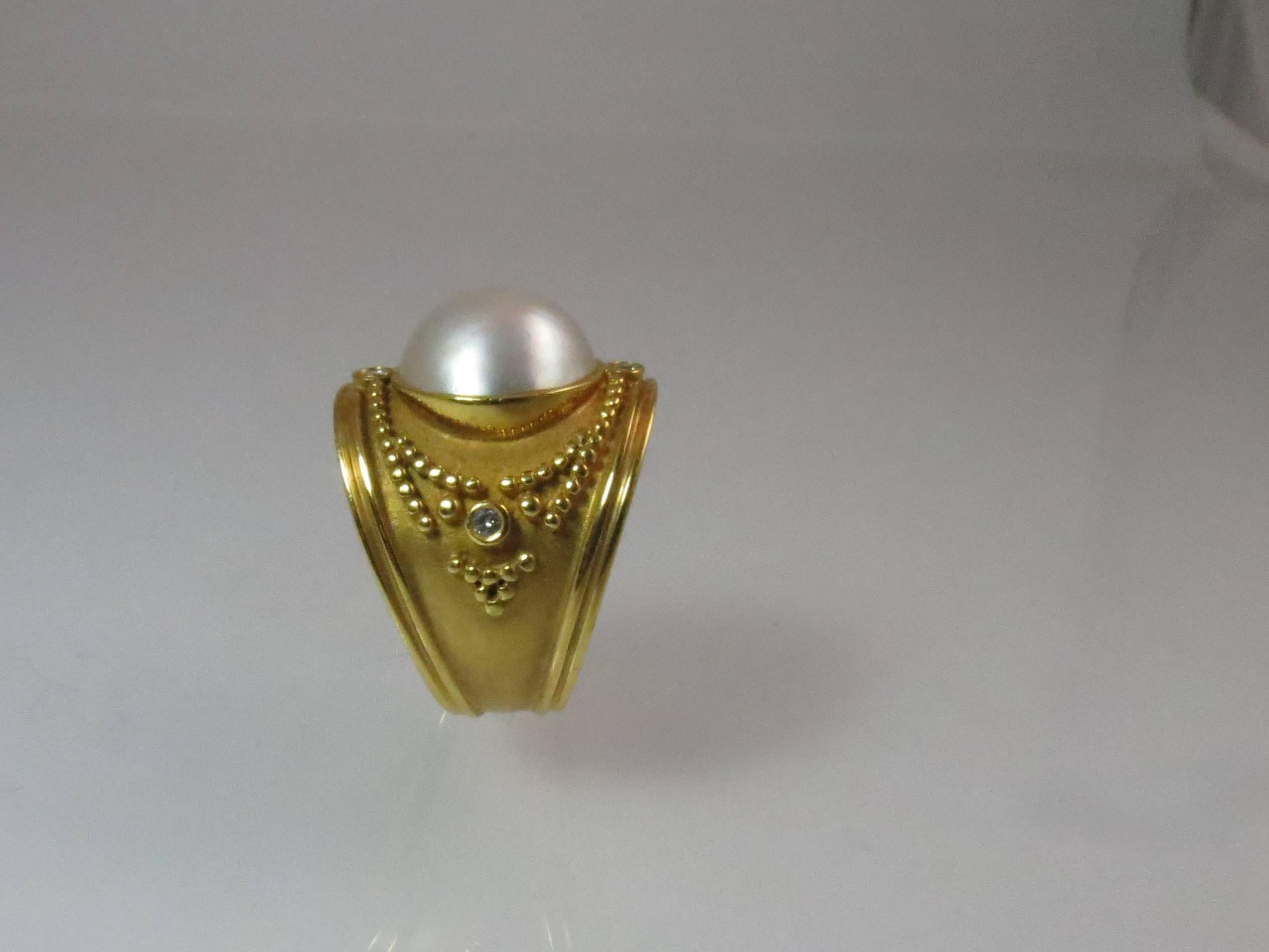 Contemporary 18K Yellow Gold and Mabe Pearl  and Diamond Ring