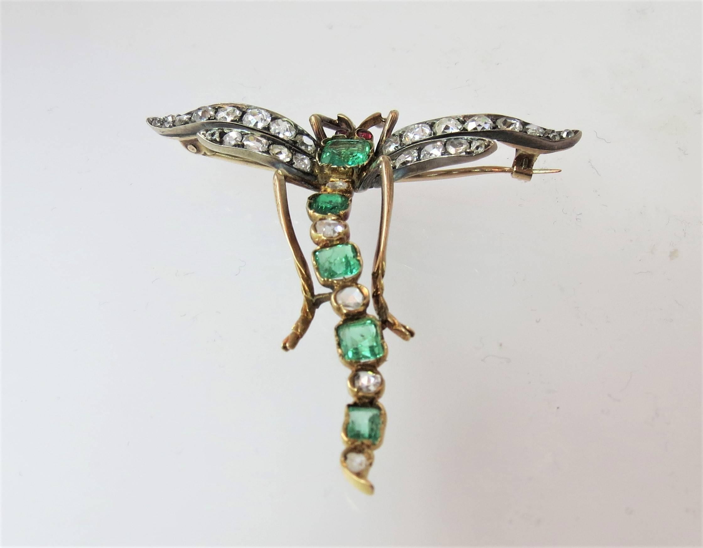 Emerald and Diamond Dragon Fly Pin In Excellent Condition In Chicago, IL