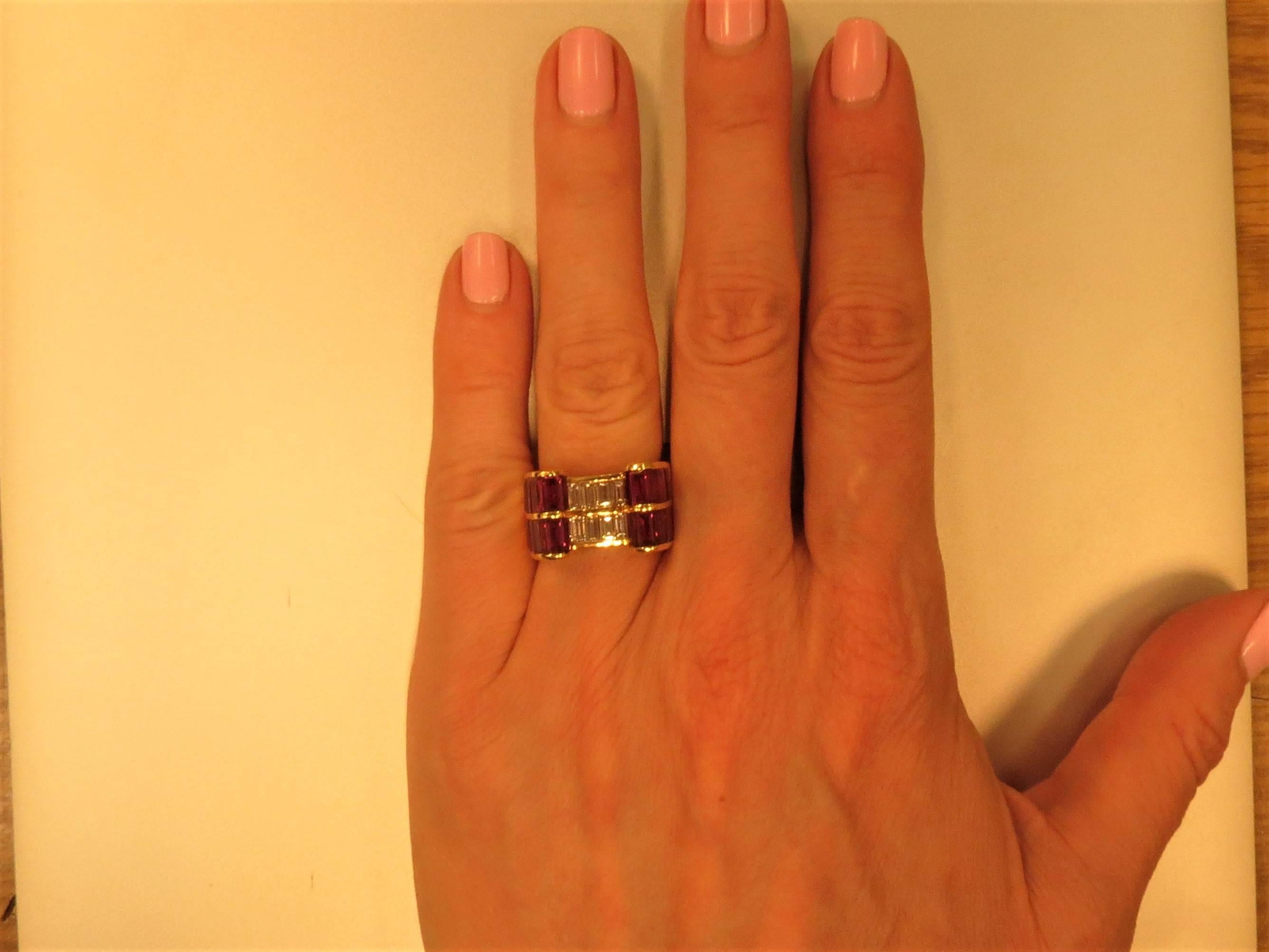 Contemporary 18 Karat Yellow Gold Ring with Baguette Rubys and Baguette Diamonds For Sale