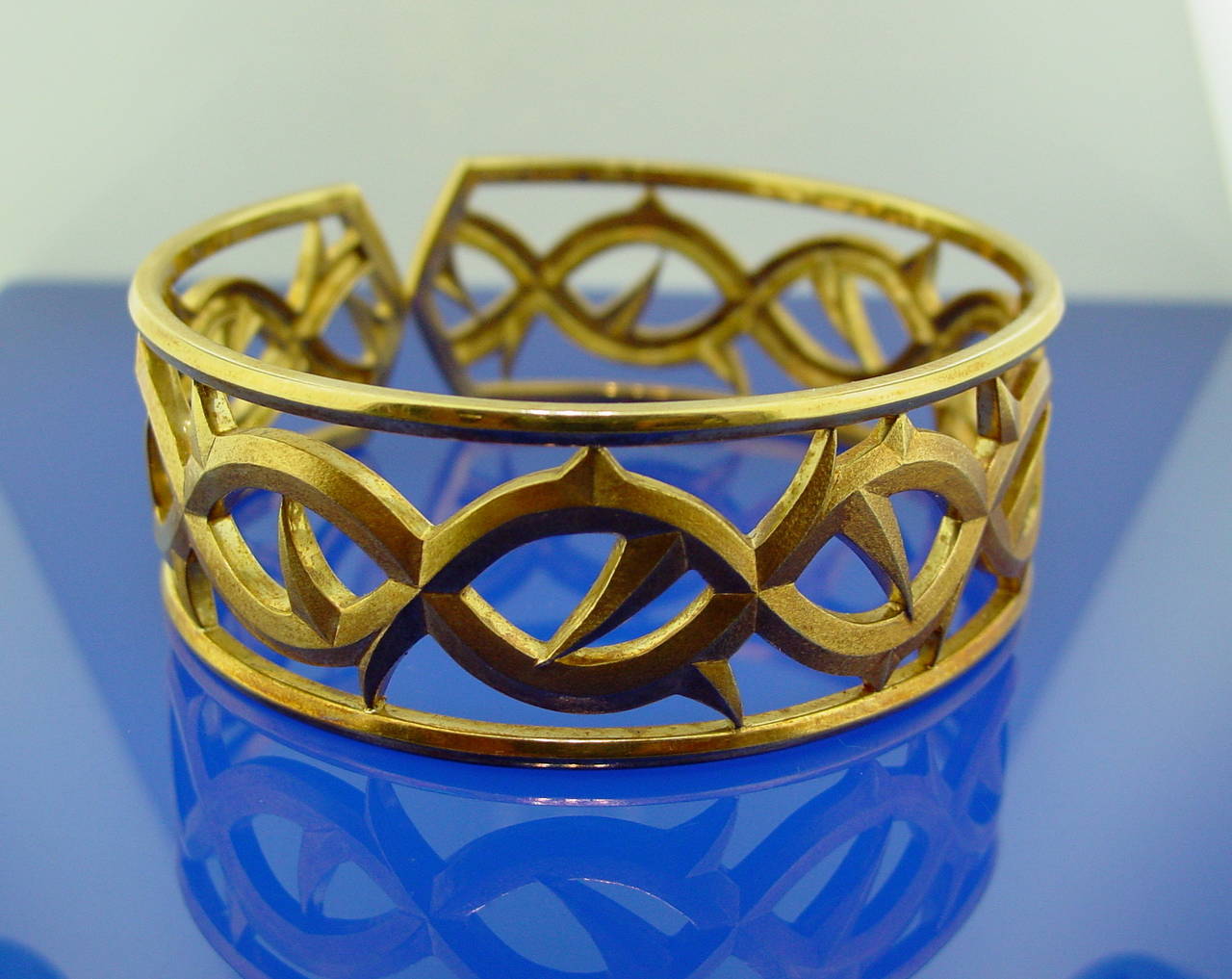 Stephen Webster Gold Arm Cuff In Excellent Condition For Sale In Beverly Hills, CA