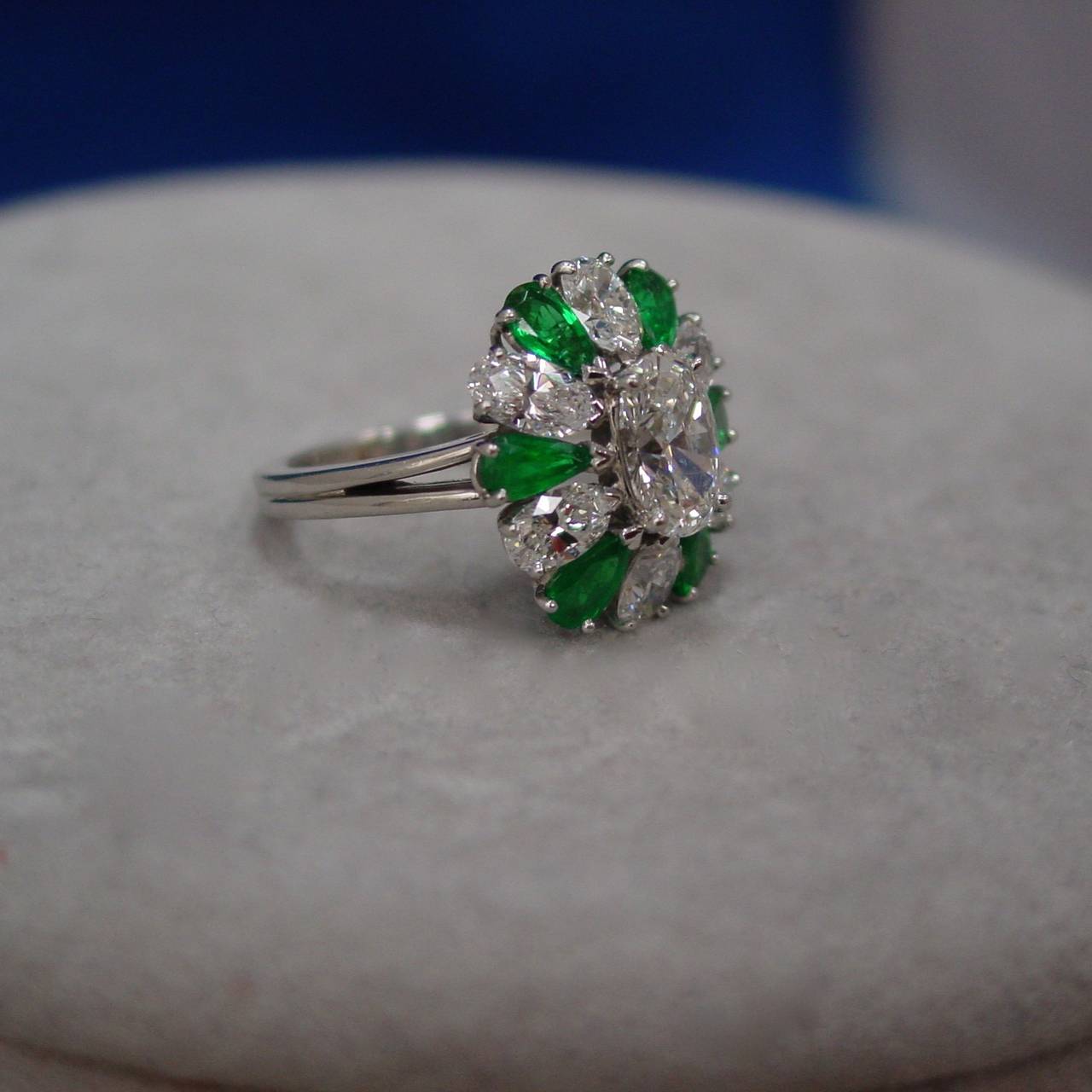 Oscar Heyman Emerald Diamond Platinum Ring In Excellent Condition In Beverly Hills, CA
