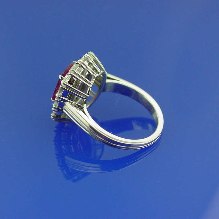 2.67 Carat Burma Ruby, Diamond and Platinum Ring In Excellent Condition For Sale In Beverly Hills, CA