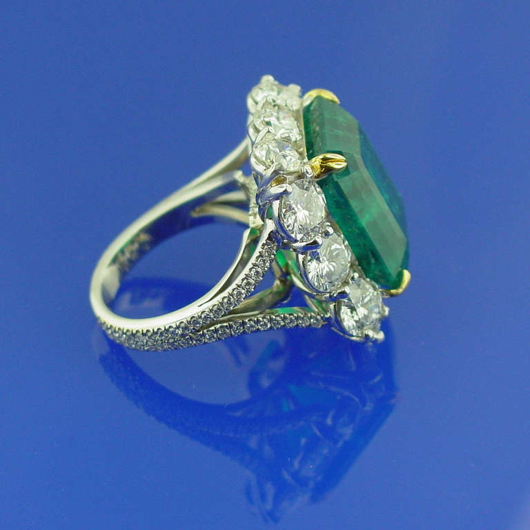 Round Cut Colombian Emerald Diamond Platinum Ring For Sale